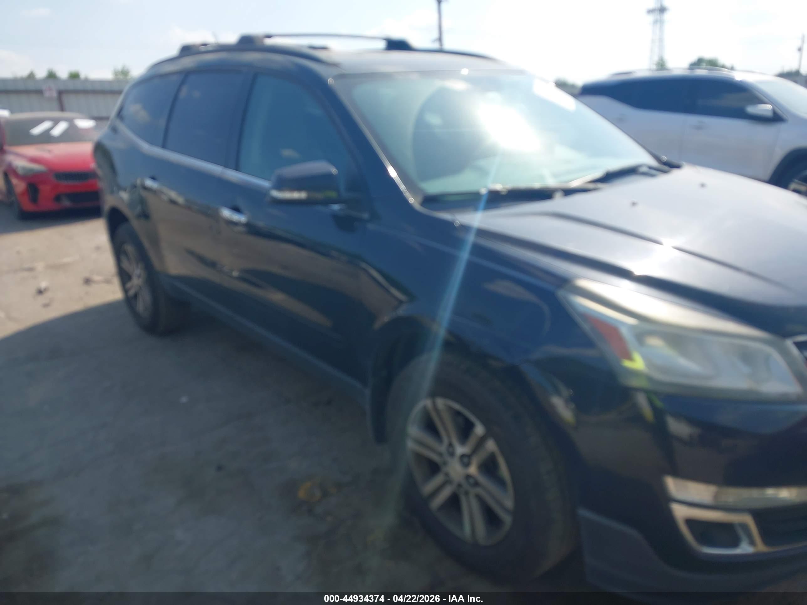 CHEVROLET TRAVERSE image 6