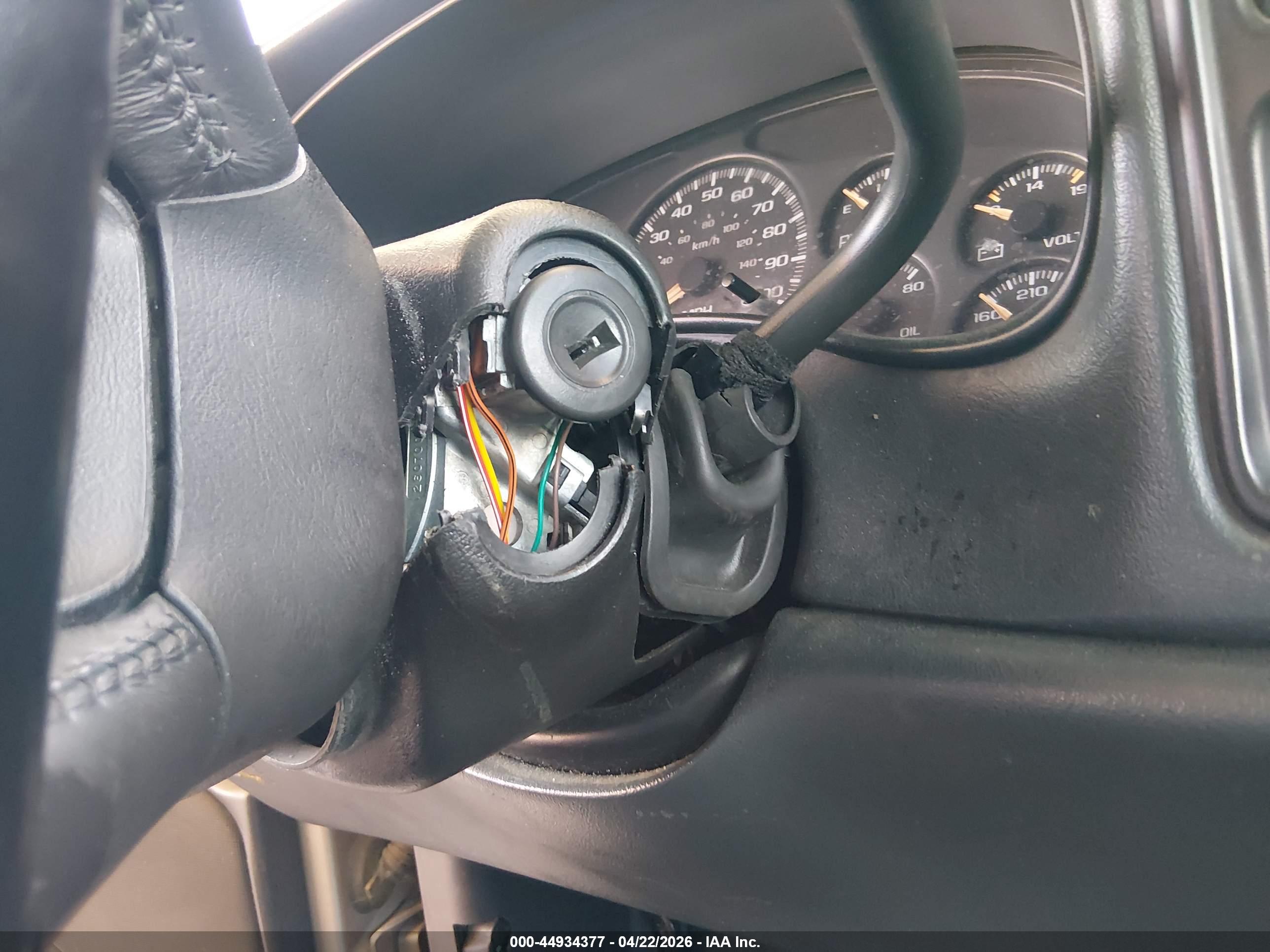 CHEVROLET SILVERADO image 6
