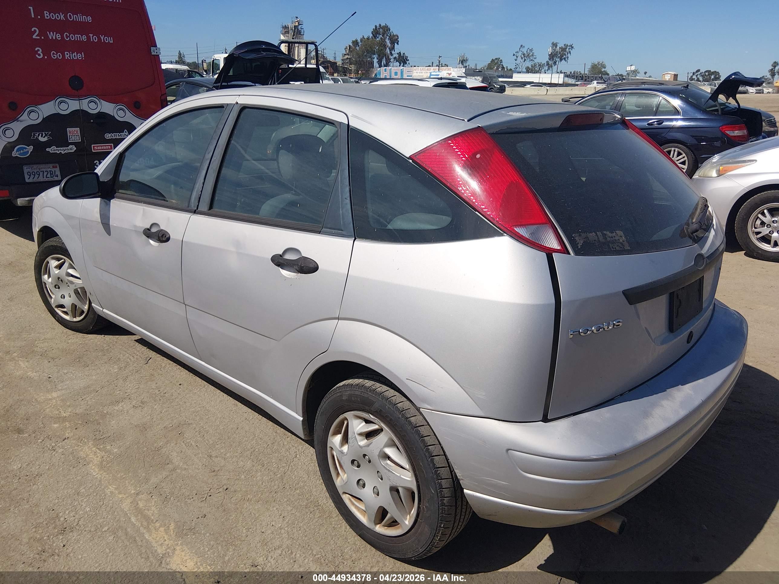 FORD FOCUS image 3