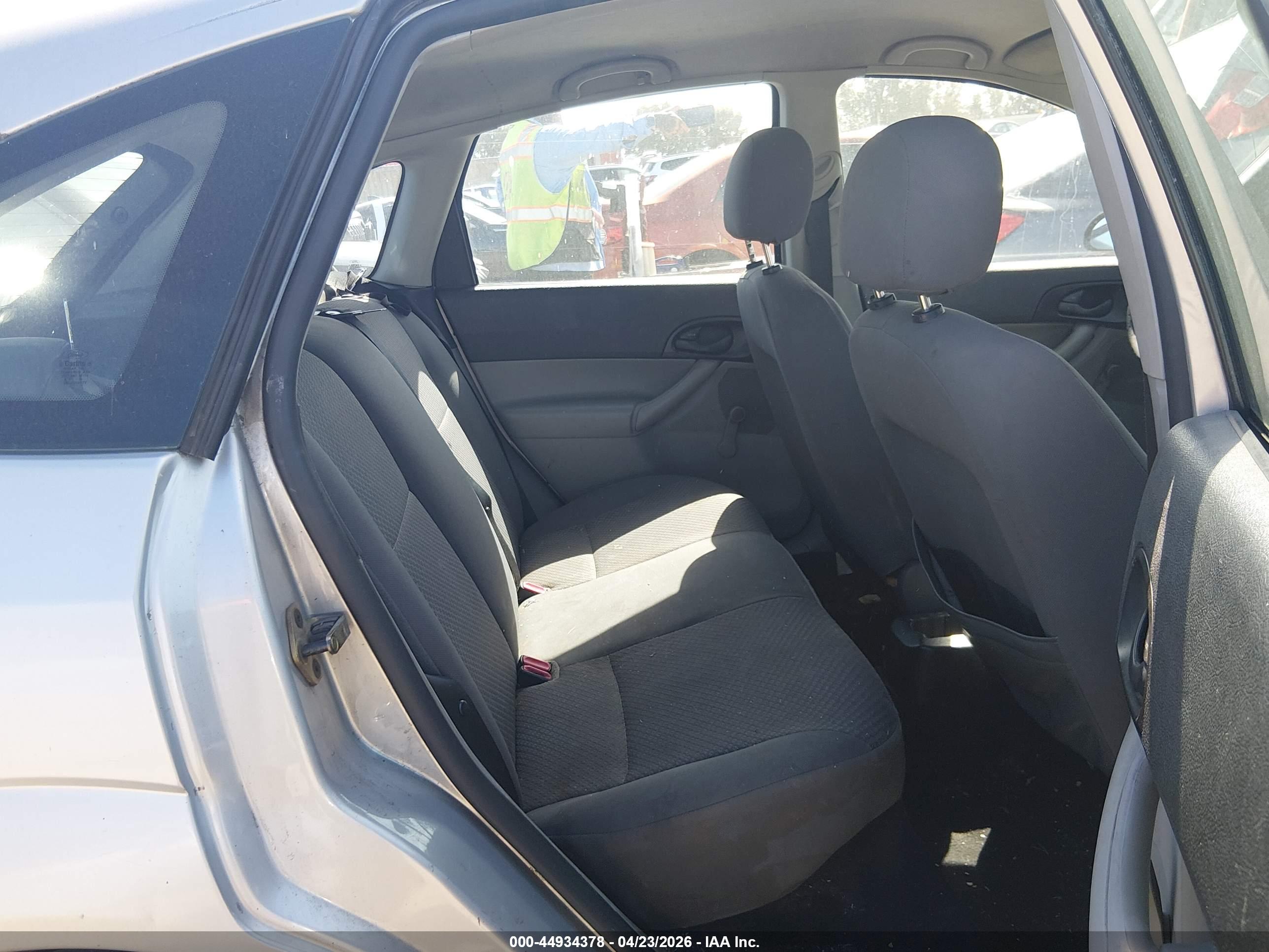 FORD FOCUS image 8