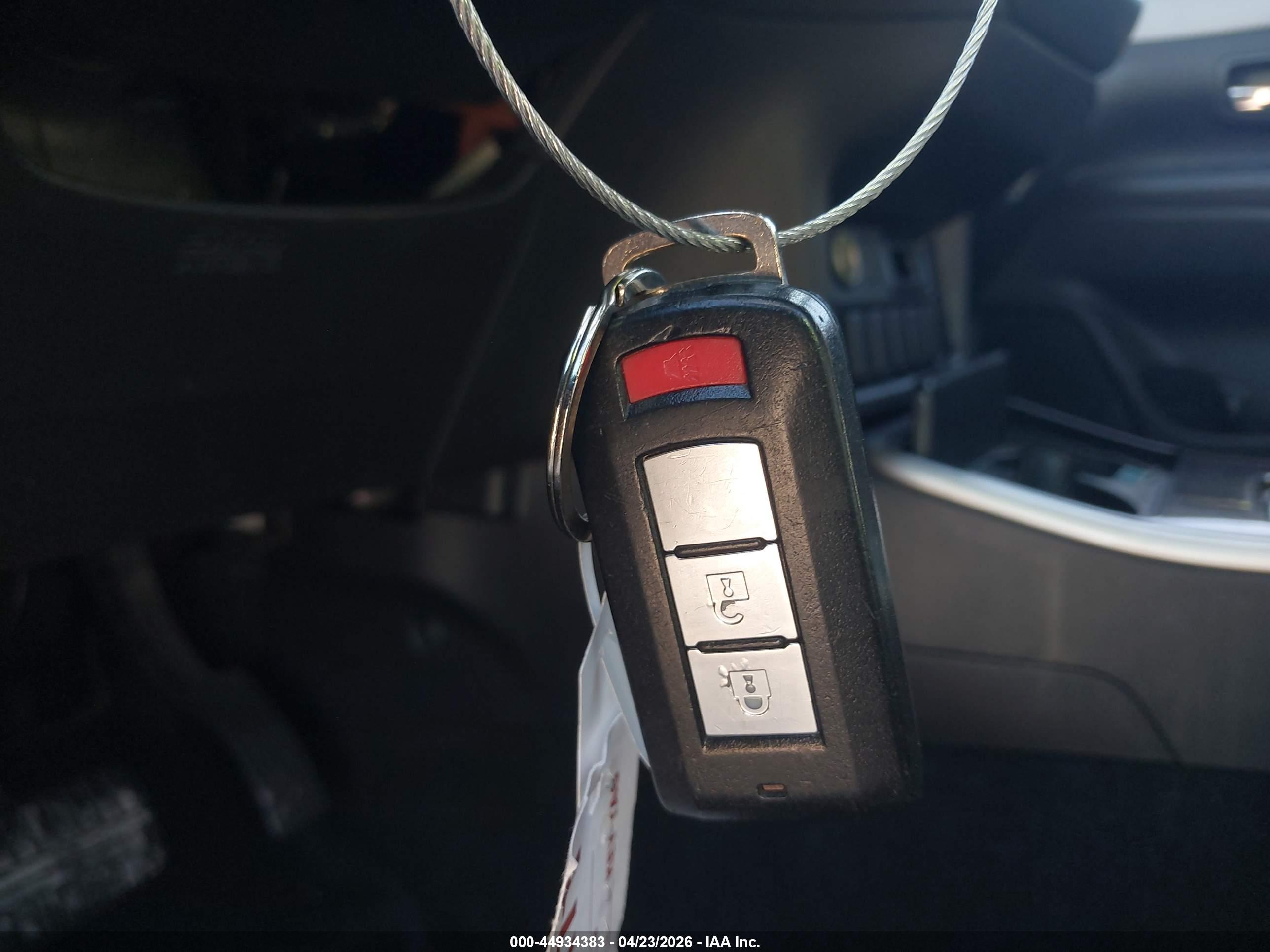 MITSUBISHI OUTLANDER image 11