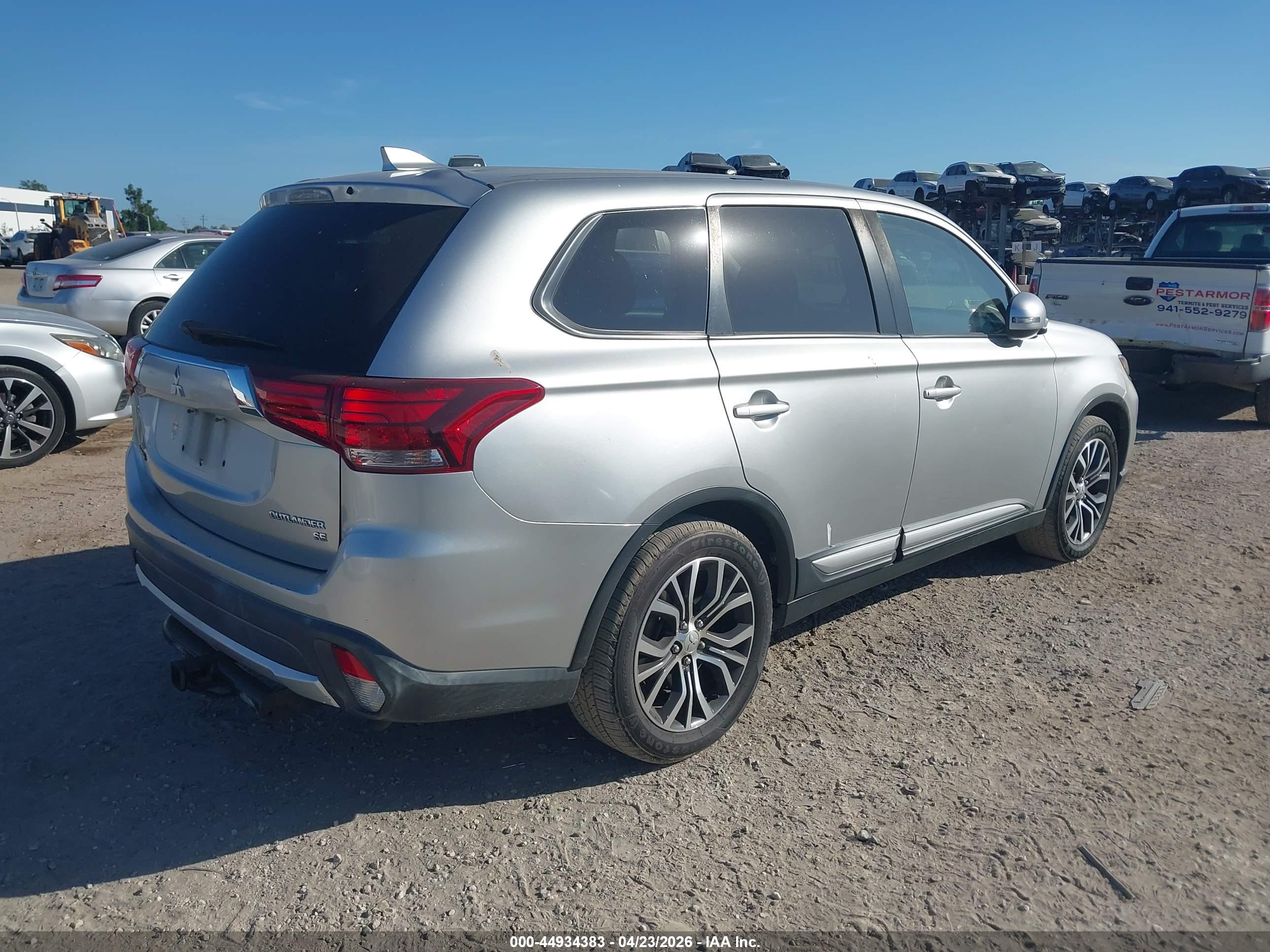 MITSUBISHI OUTLANDER image 4