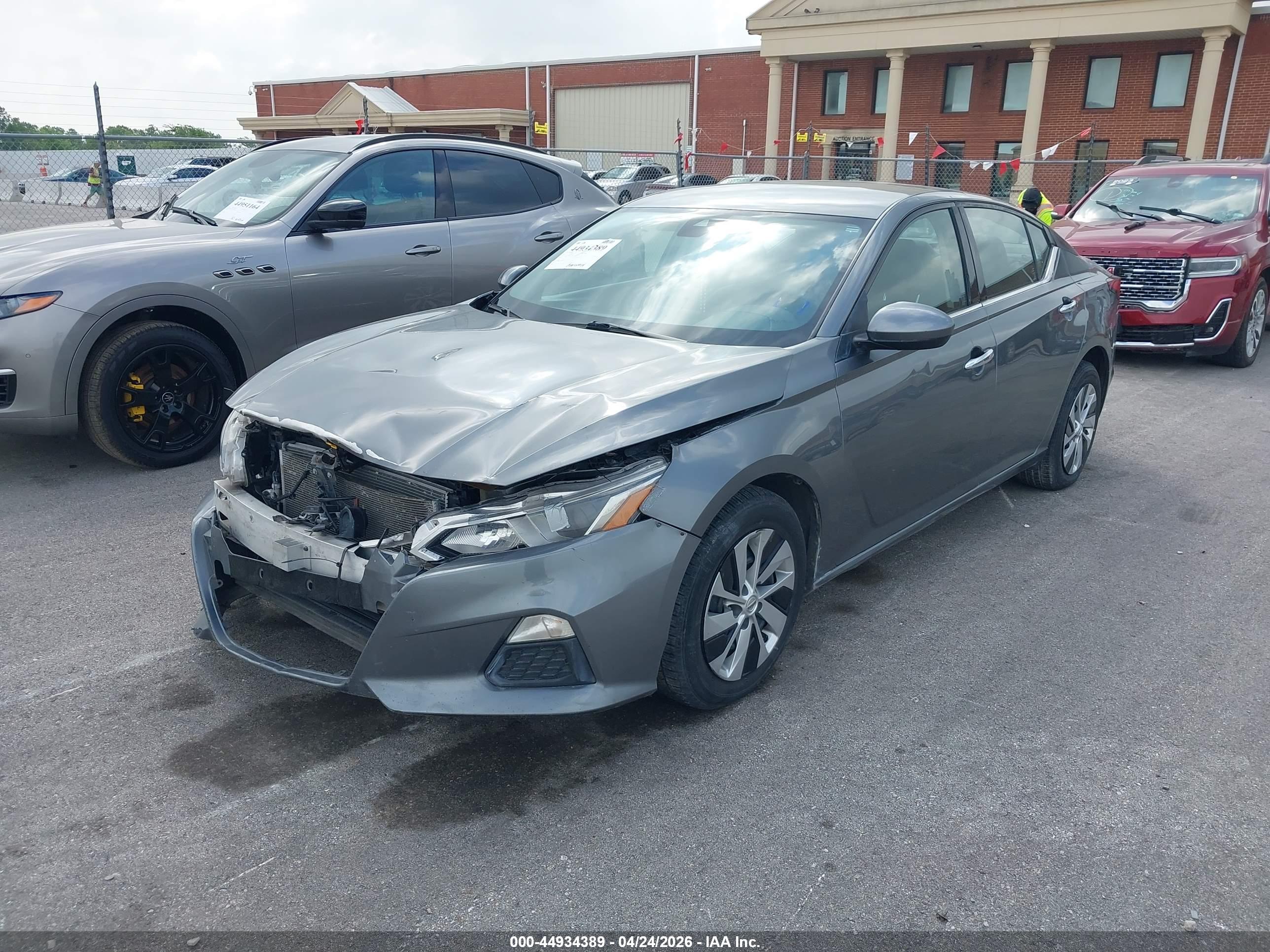 NISSAN ALTIMA image 2