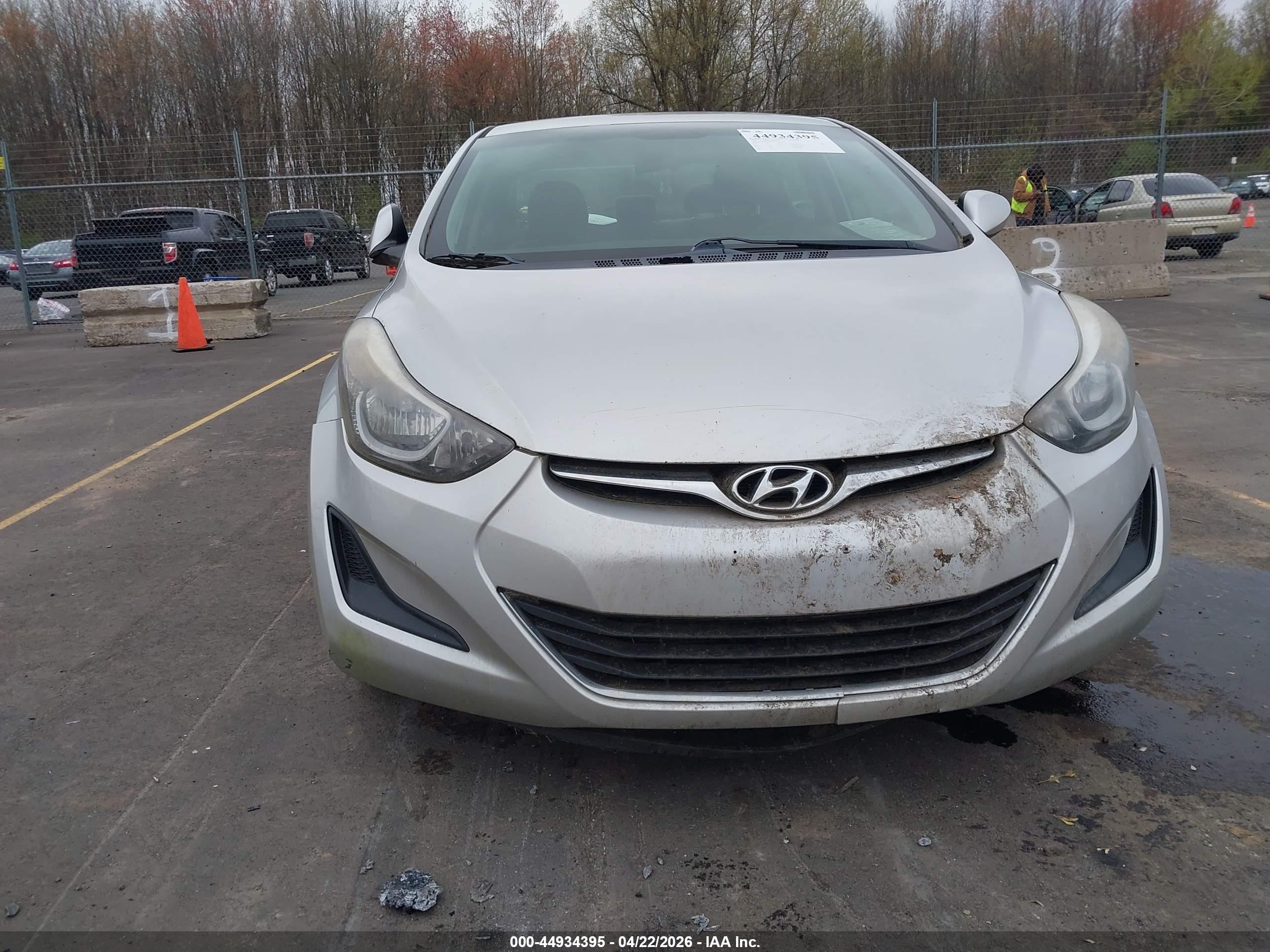 HYUNDAI ELANTRA image 6