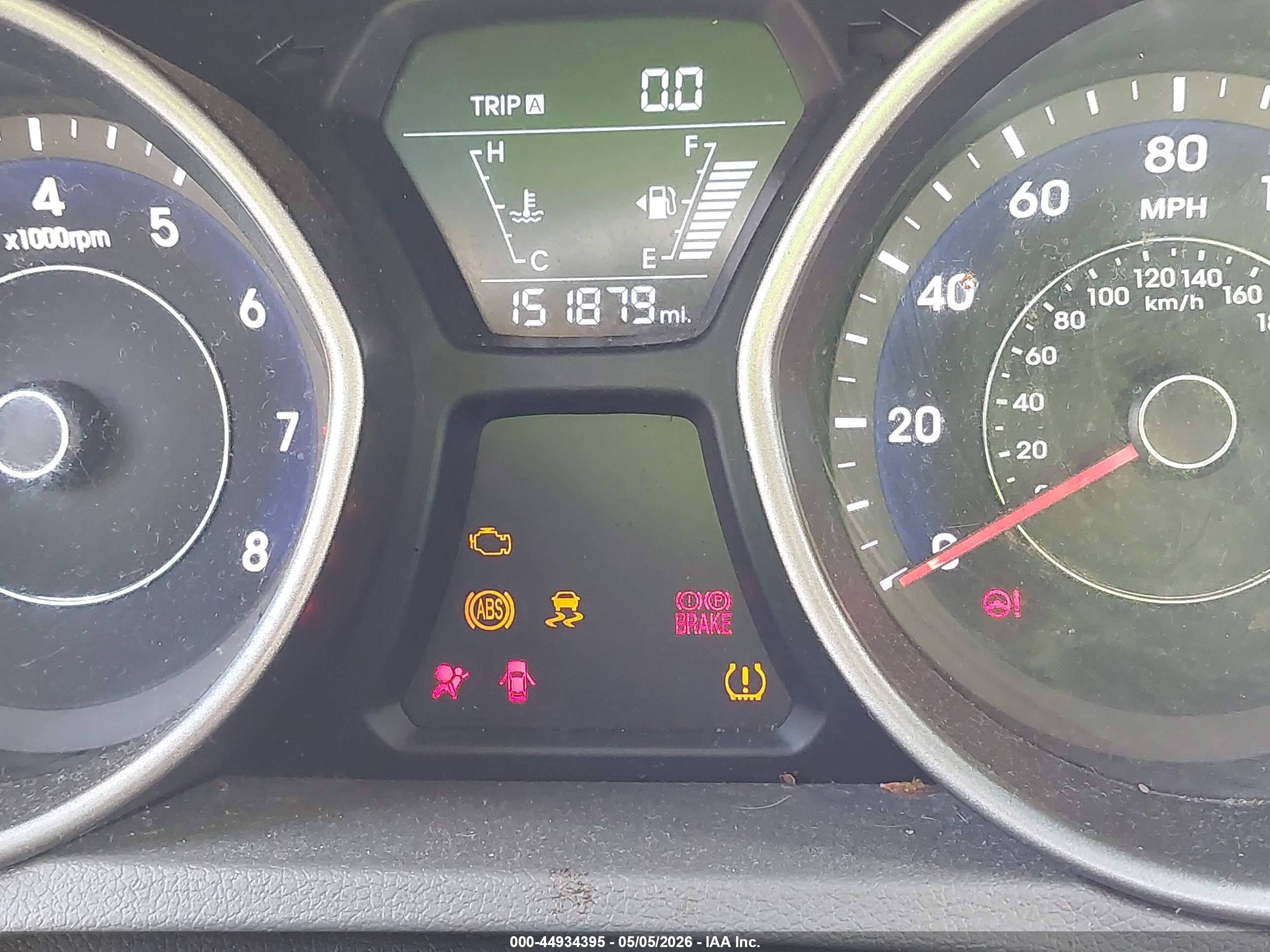 HYUNDAI ELANTRA image 7