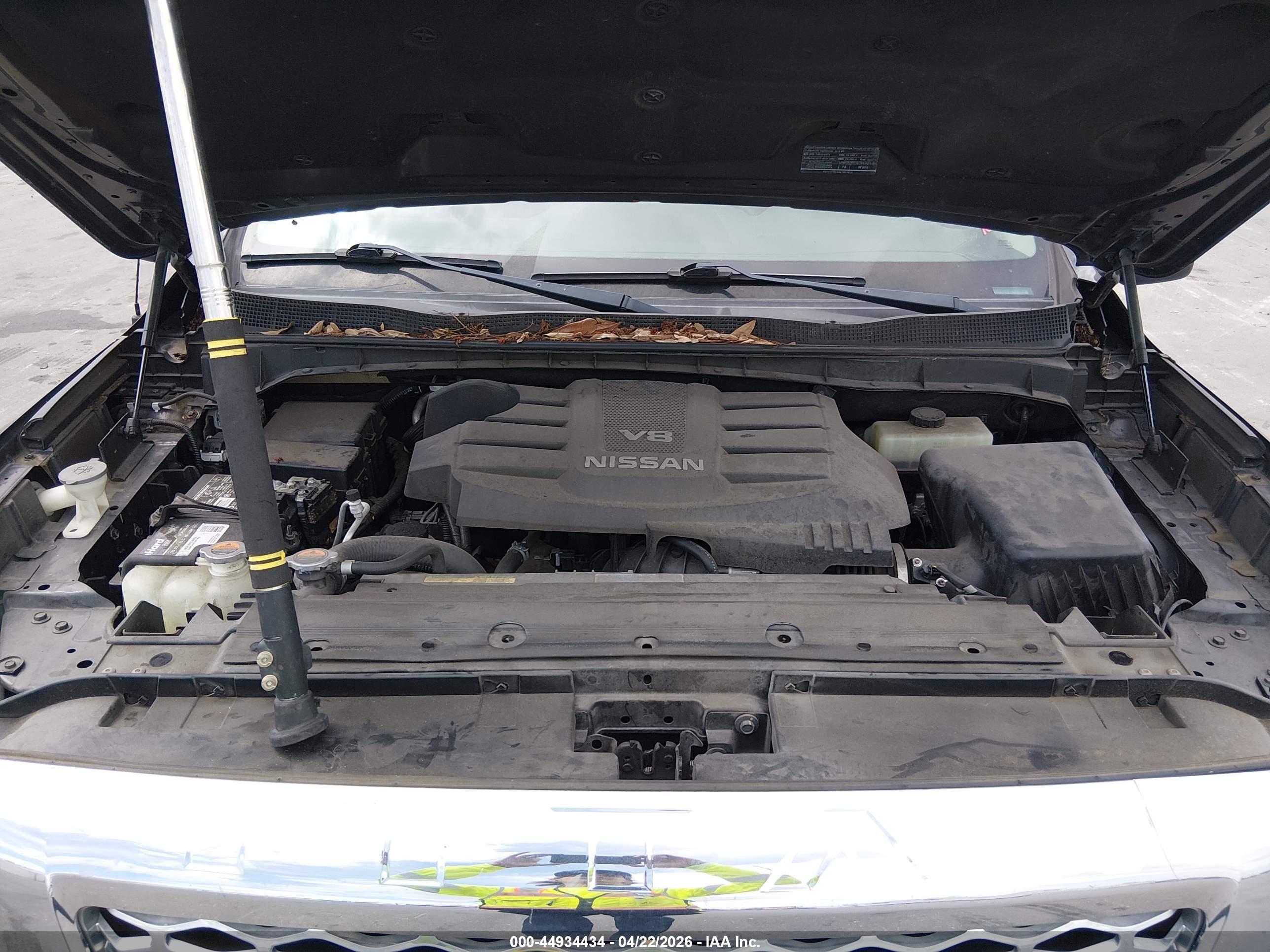 NISSAN TITAN image 10