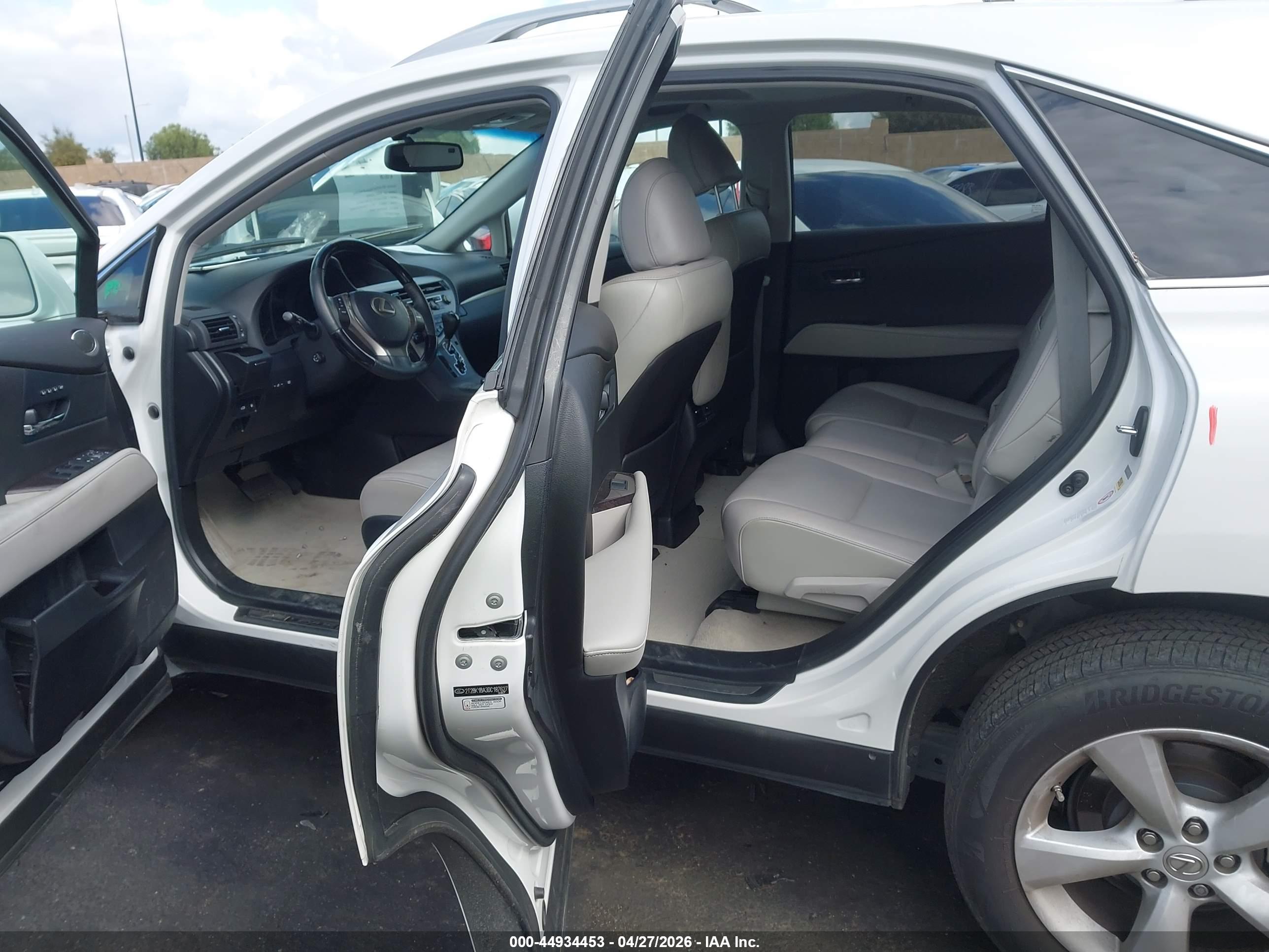 LEXUS RX image 8