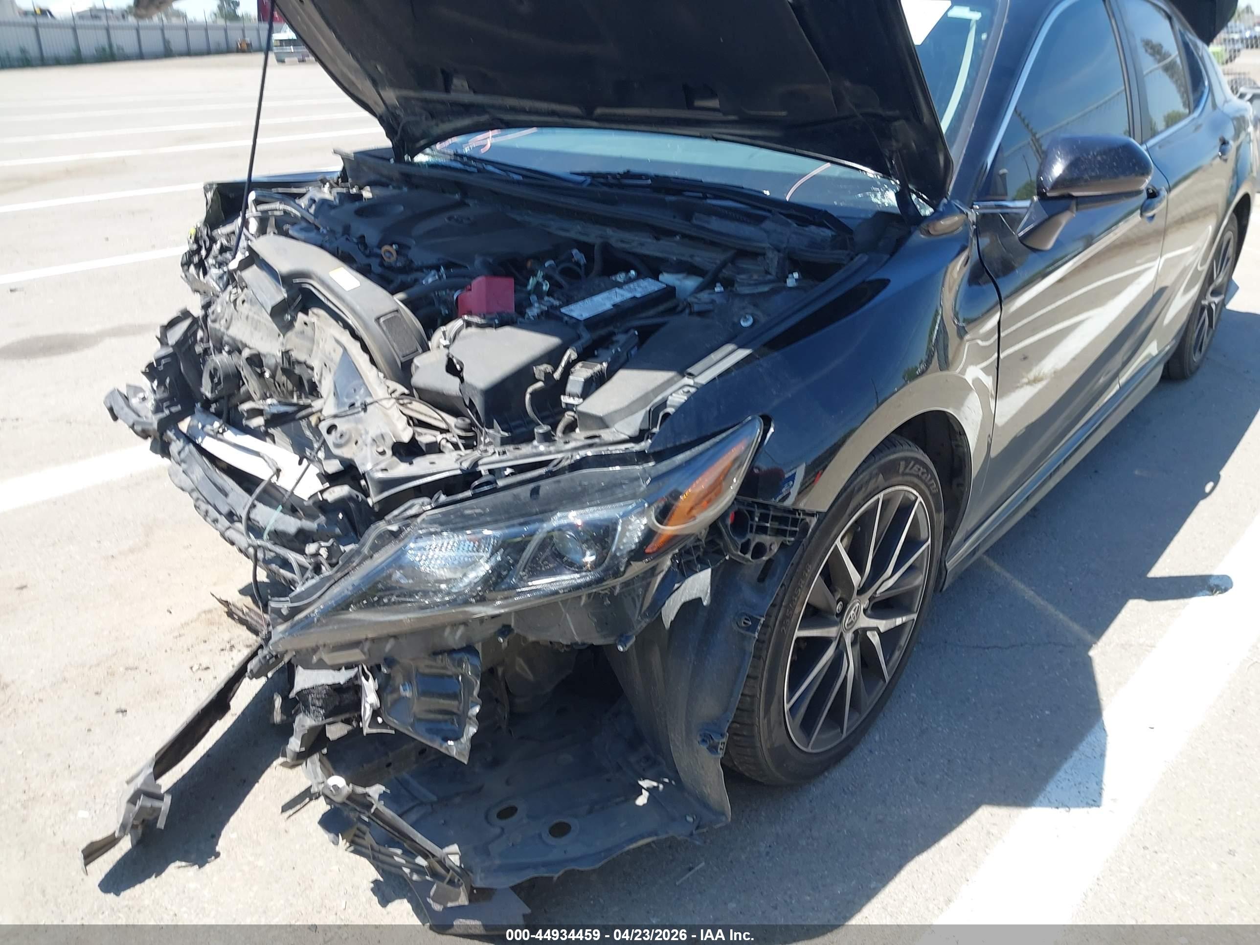 TOYOTA CAMRY image 6