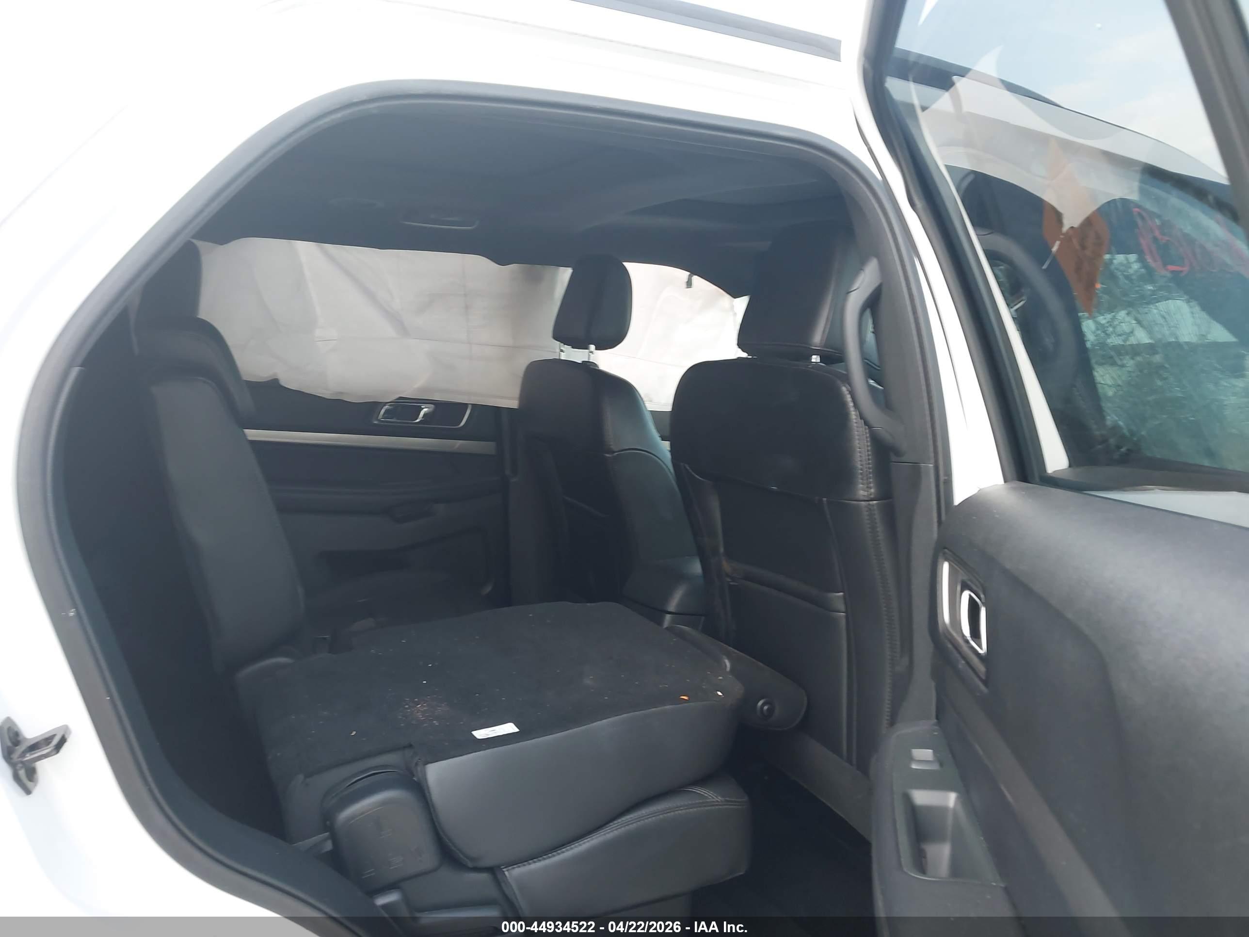 FORD EXPLORER image 8