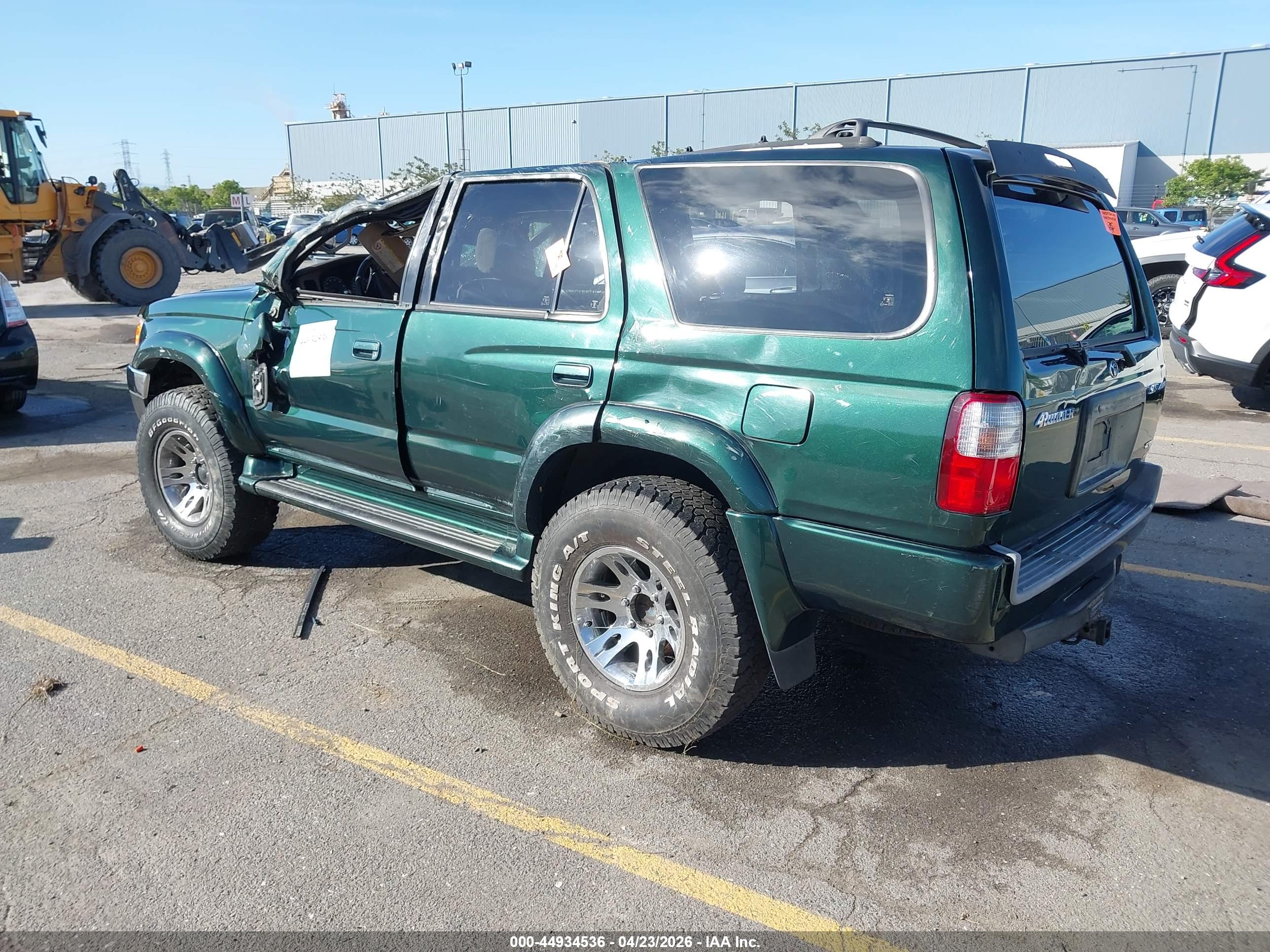 TOYOTA 4RUNNER image 3