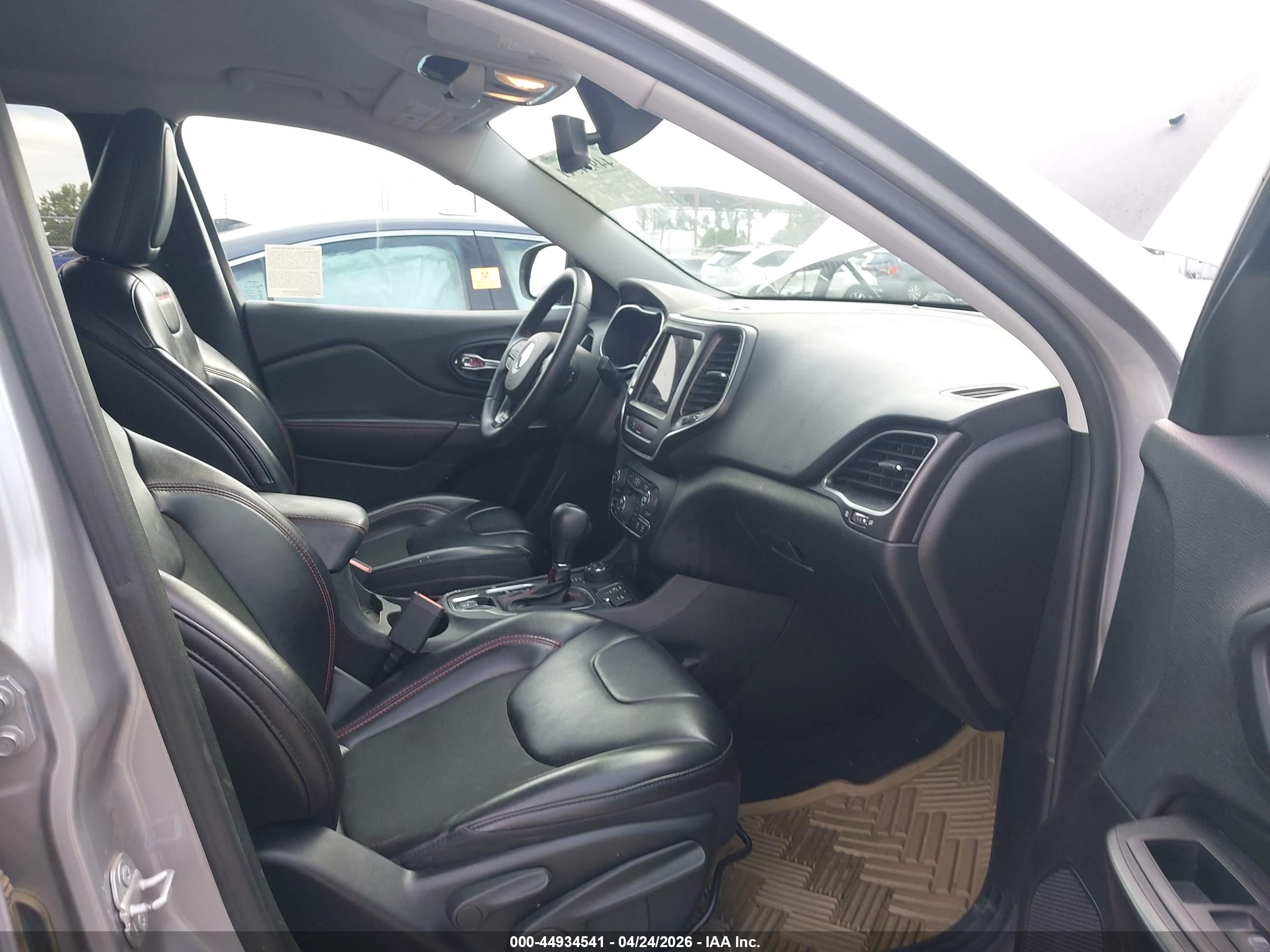 JEEP CHEROKEE image 5