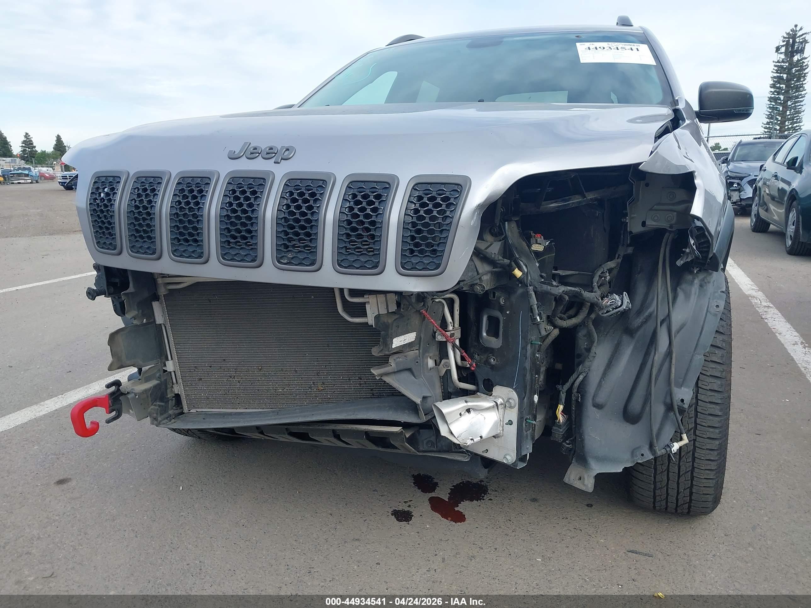 JEEP CHEROKEE image 6