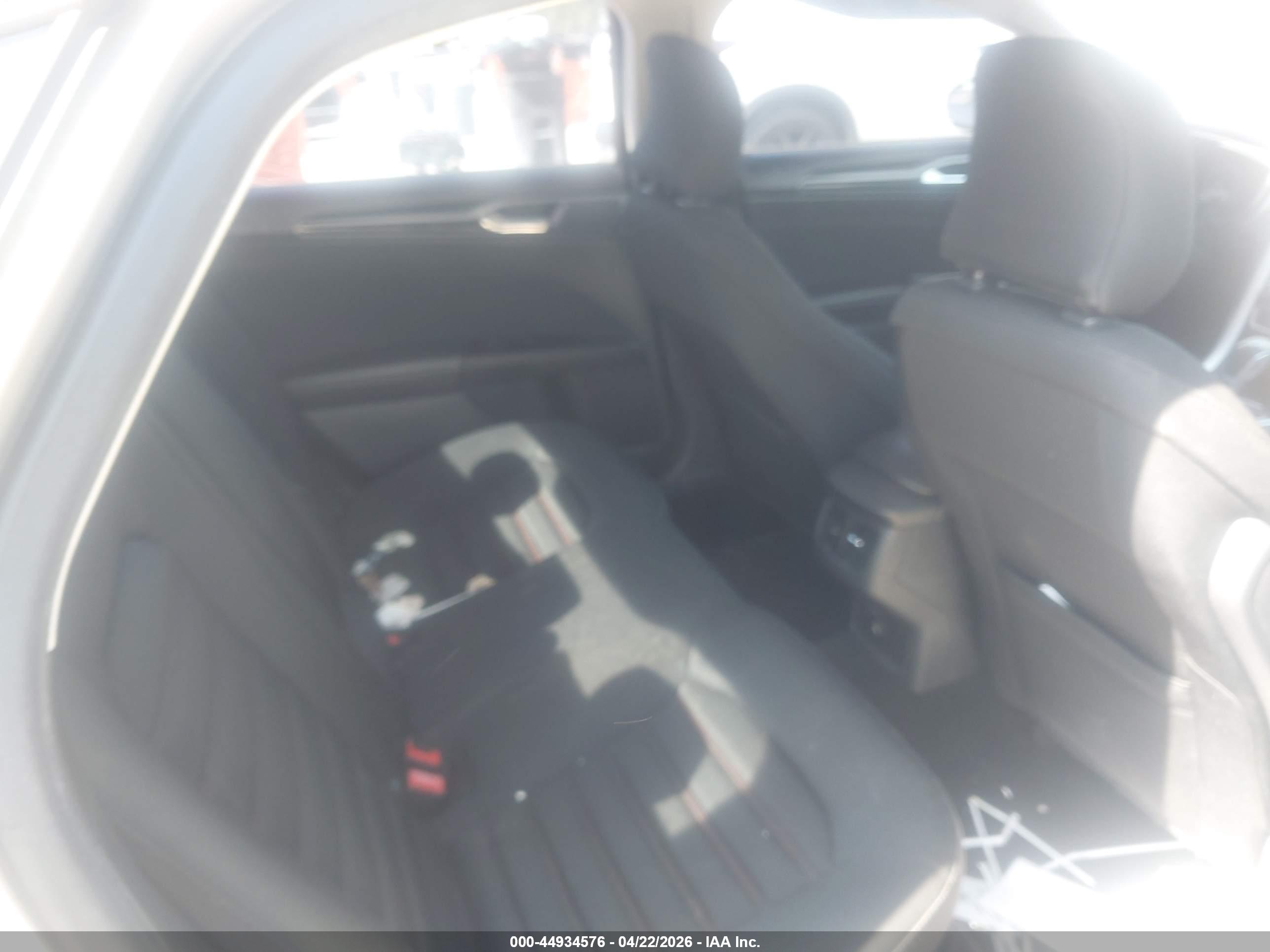 FORD FUSION image 8