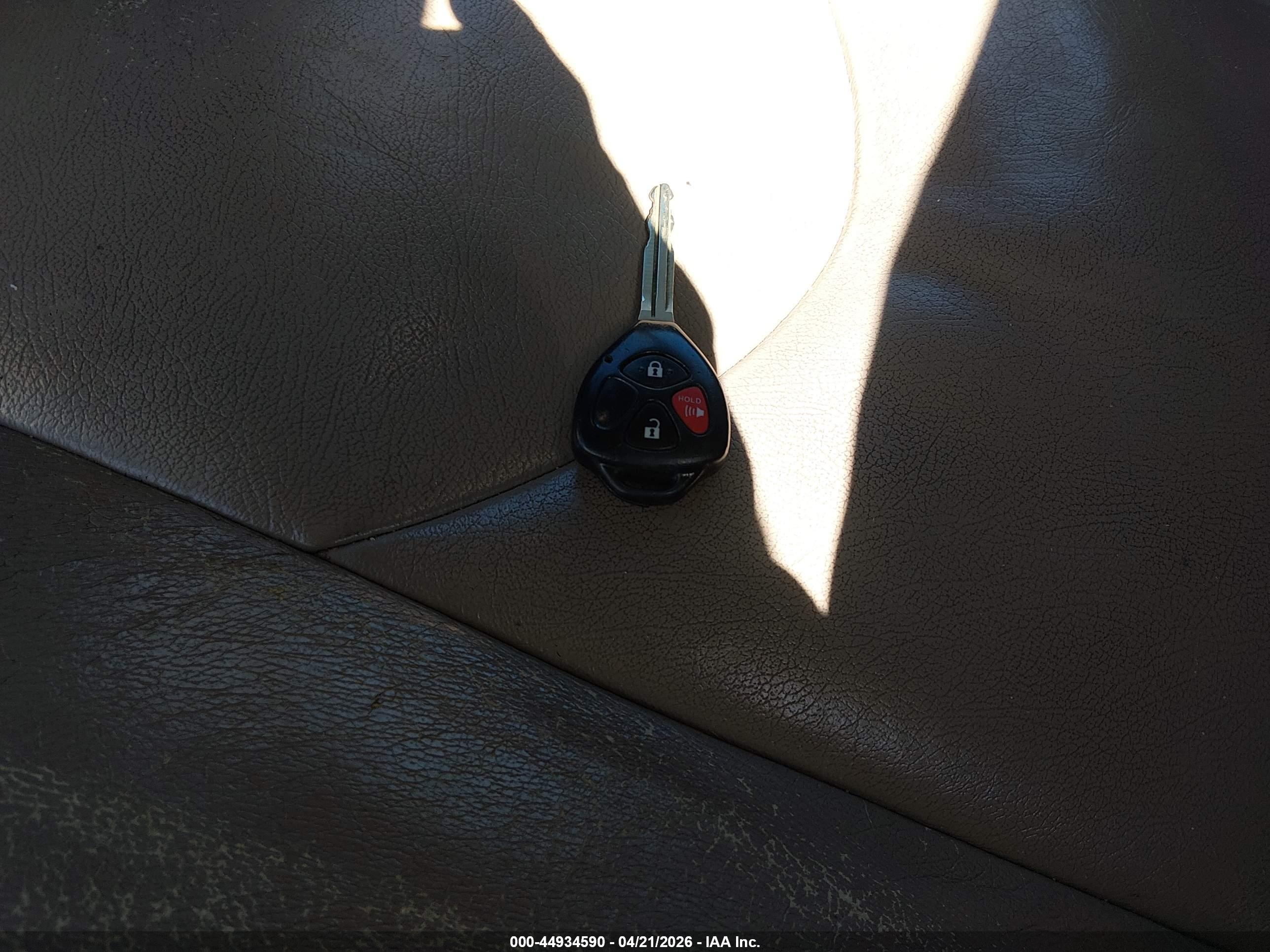 TOYOTA RAV4 image 11