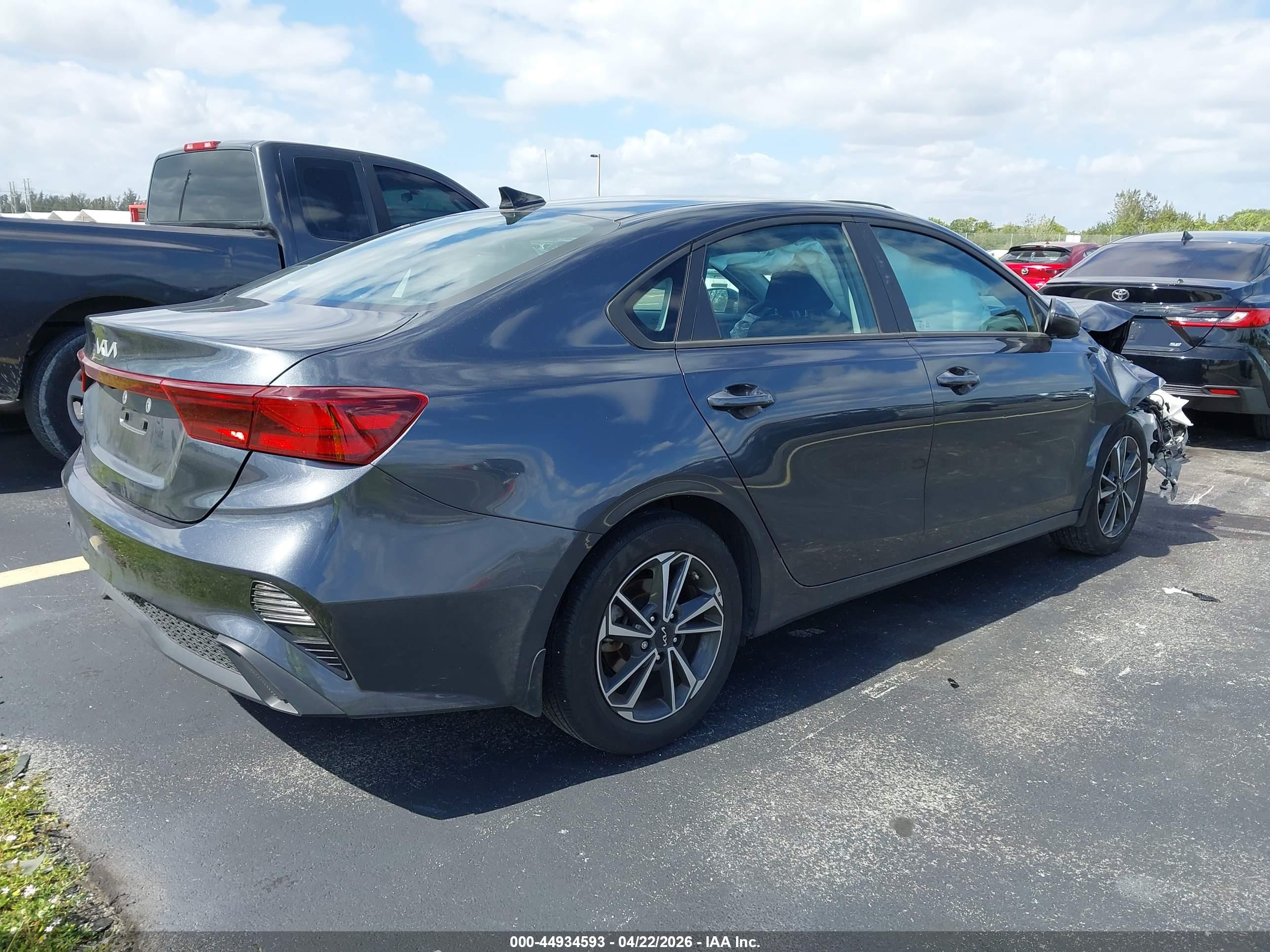 KIA FORTE image 4