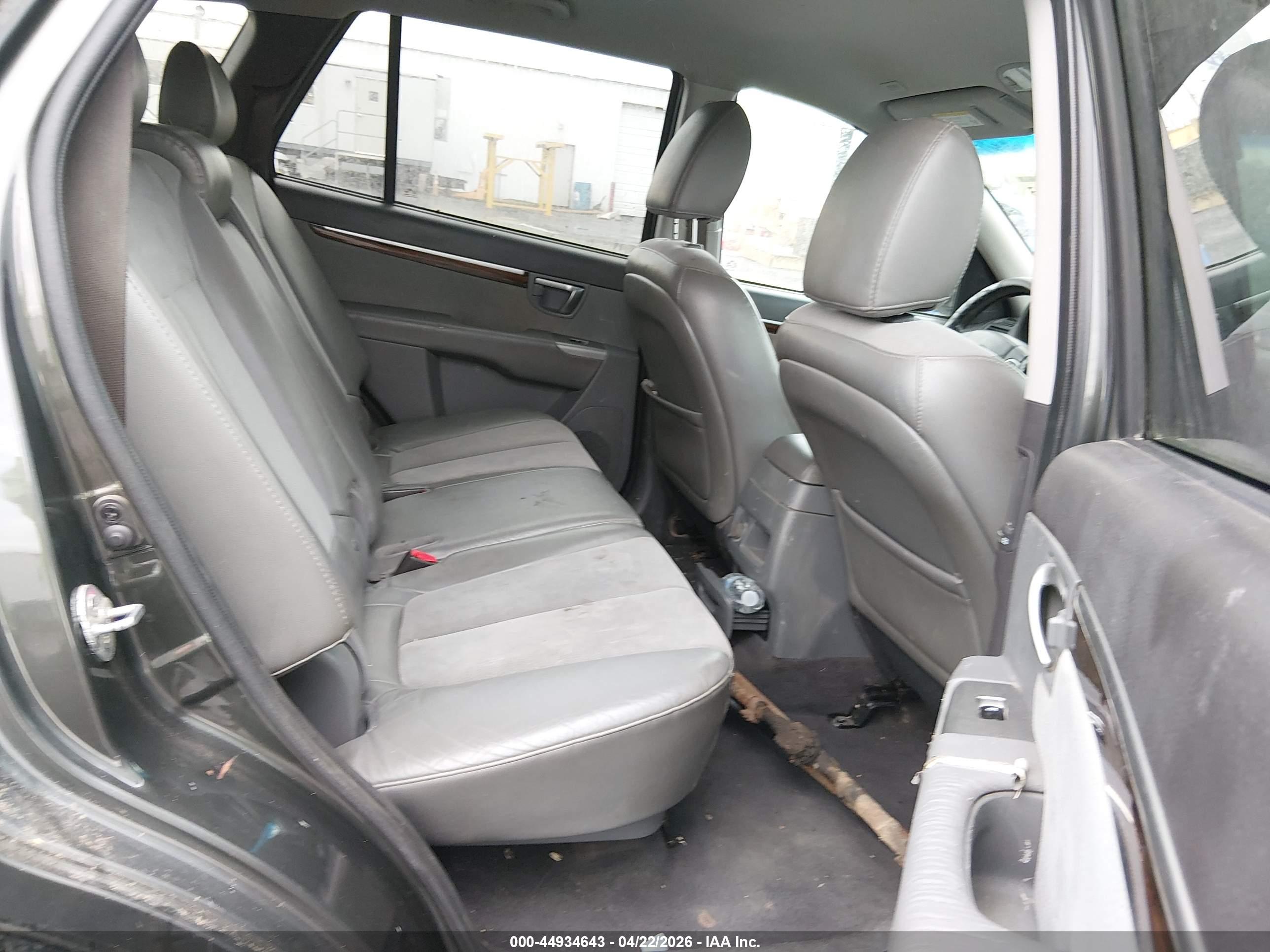 HYUNDAI SANTA image 8