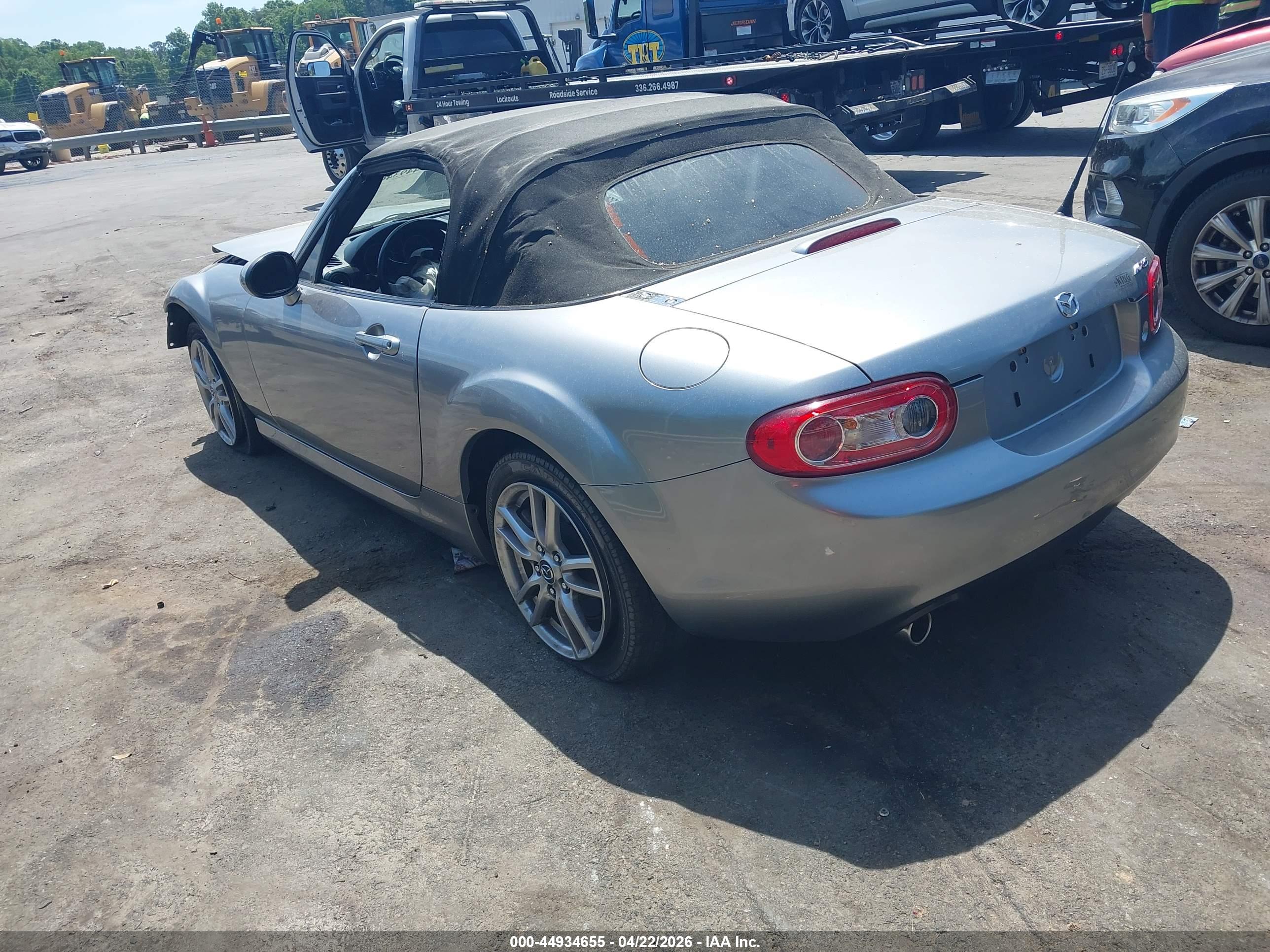 MAZDA MX-5 image 3