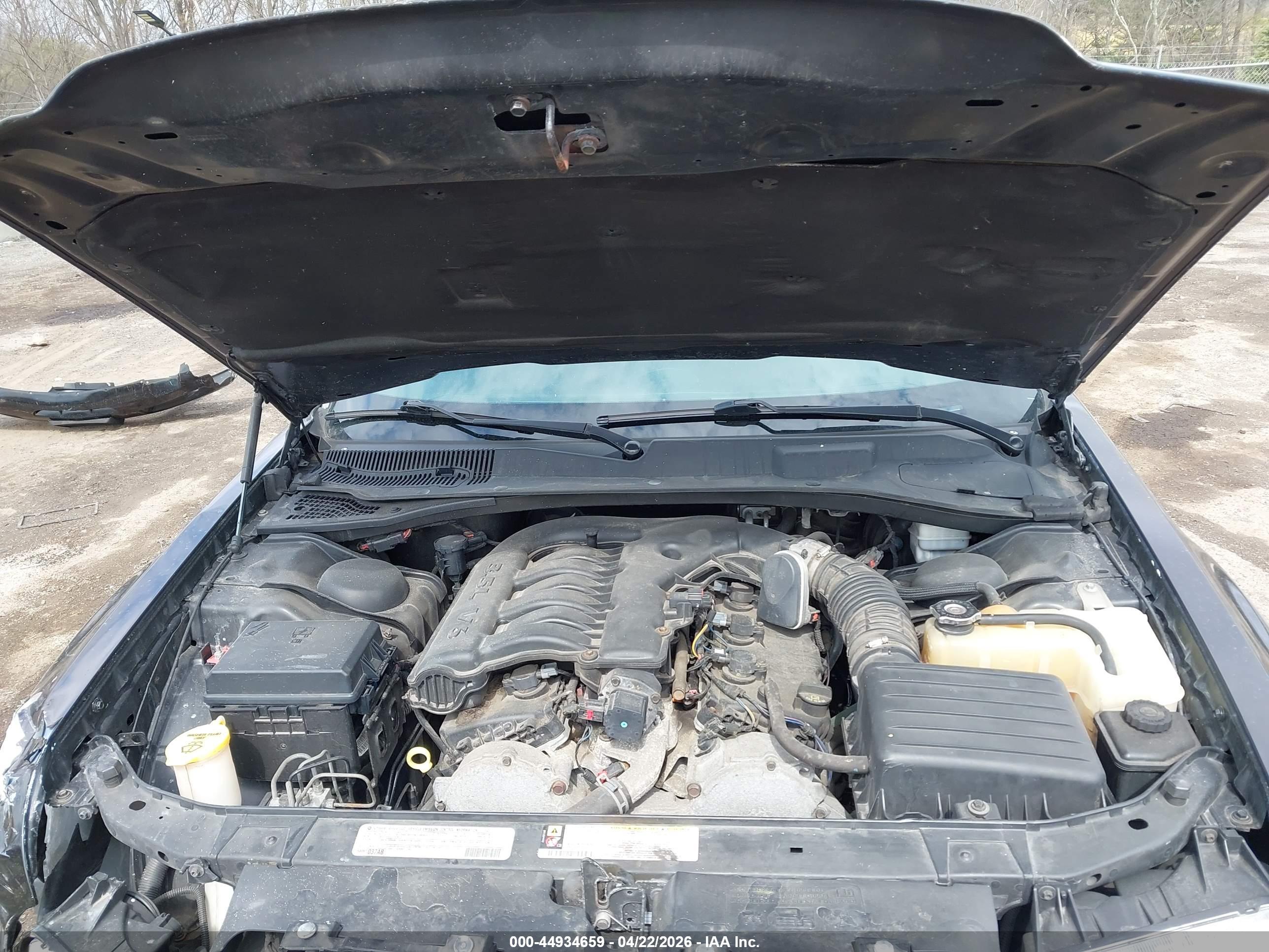 CHRYSLER 300 image 10