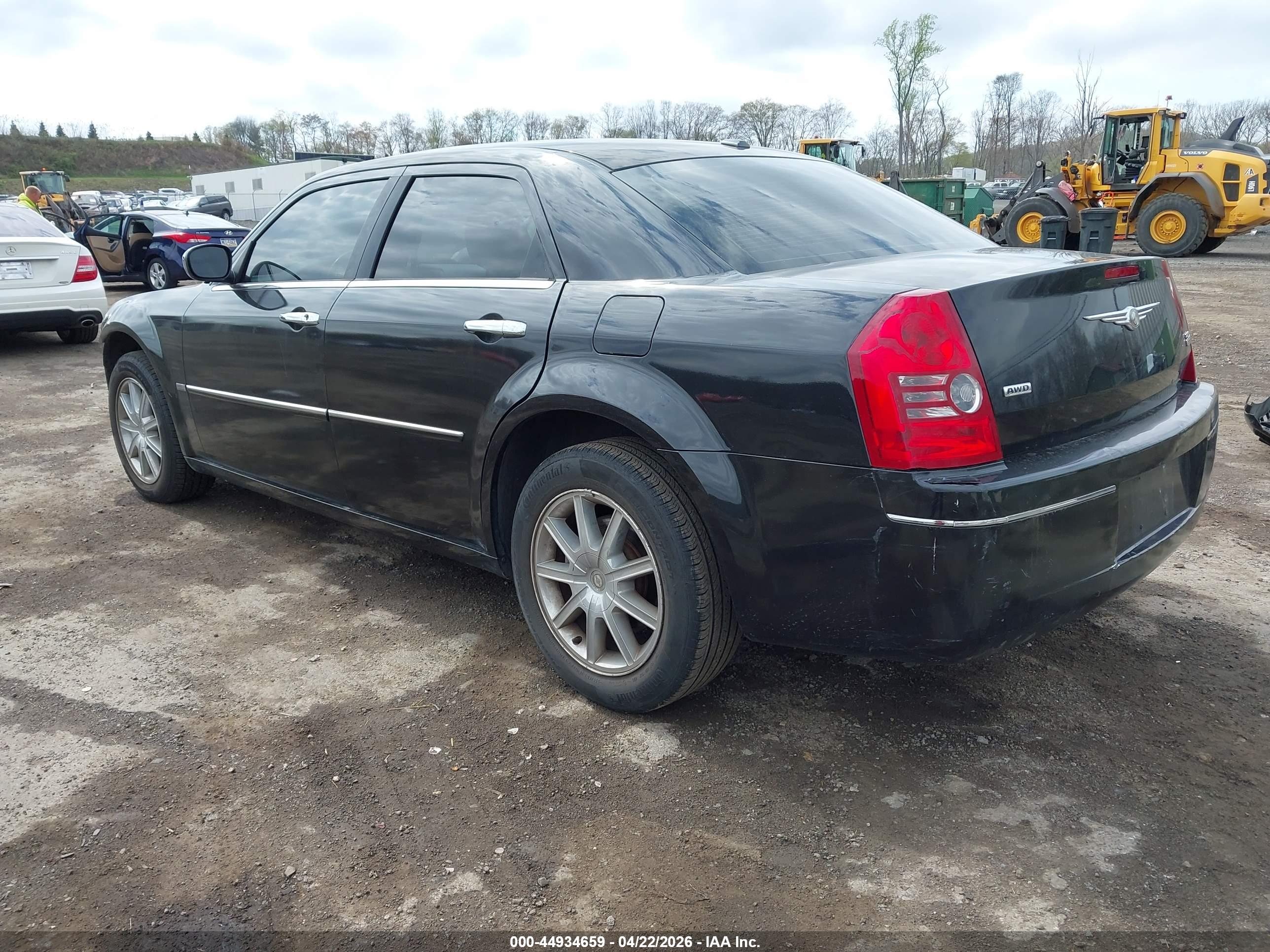 CHRYSLER 300 image 3