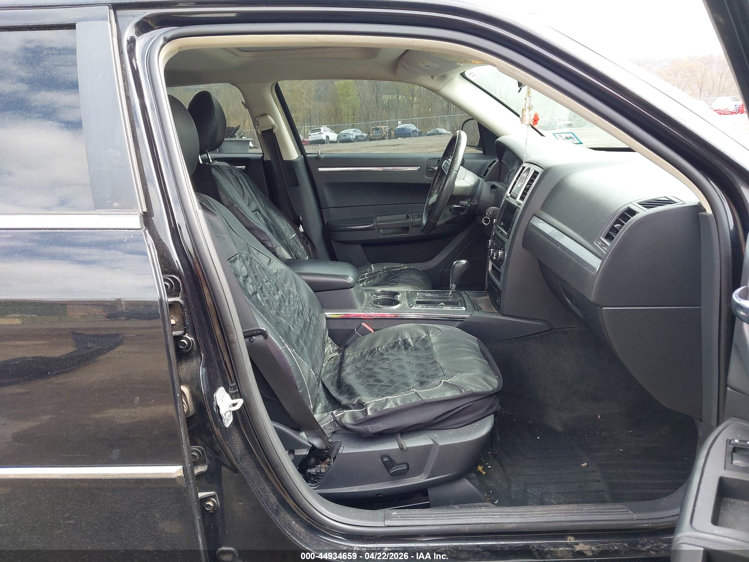 CHRYSLER 300 image 5