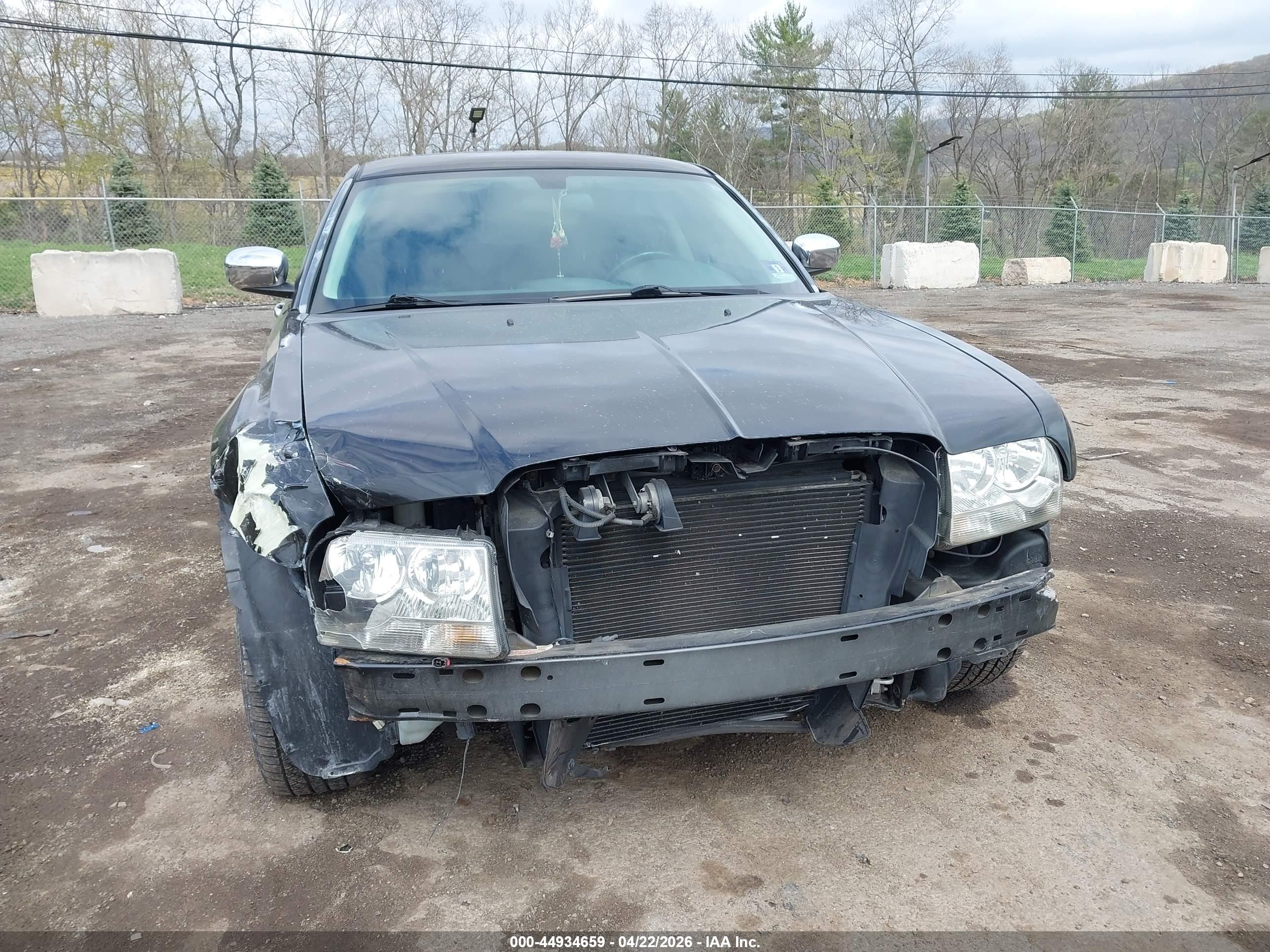 CHRYSLER 300 image 6