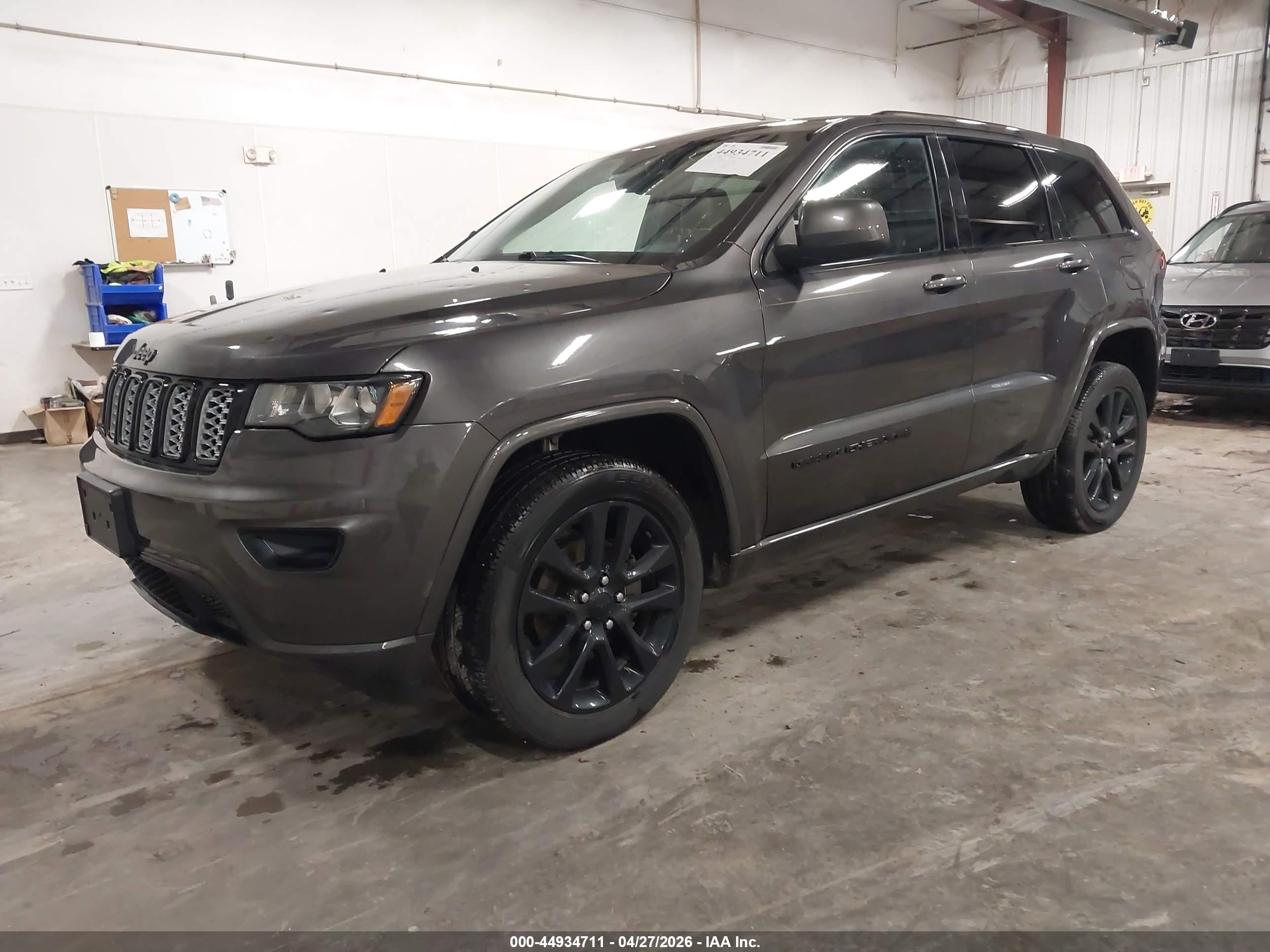 JEEP GRAND image 2