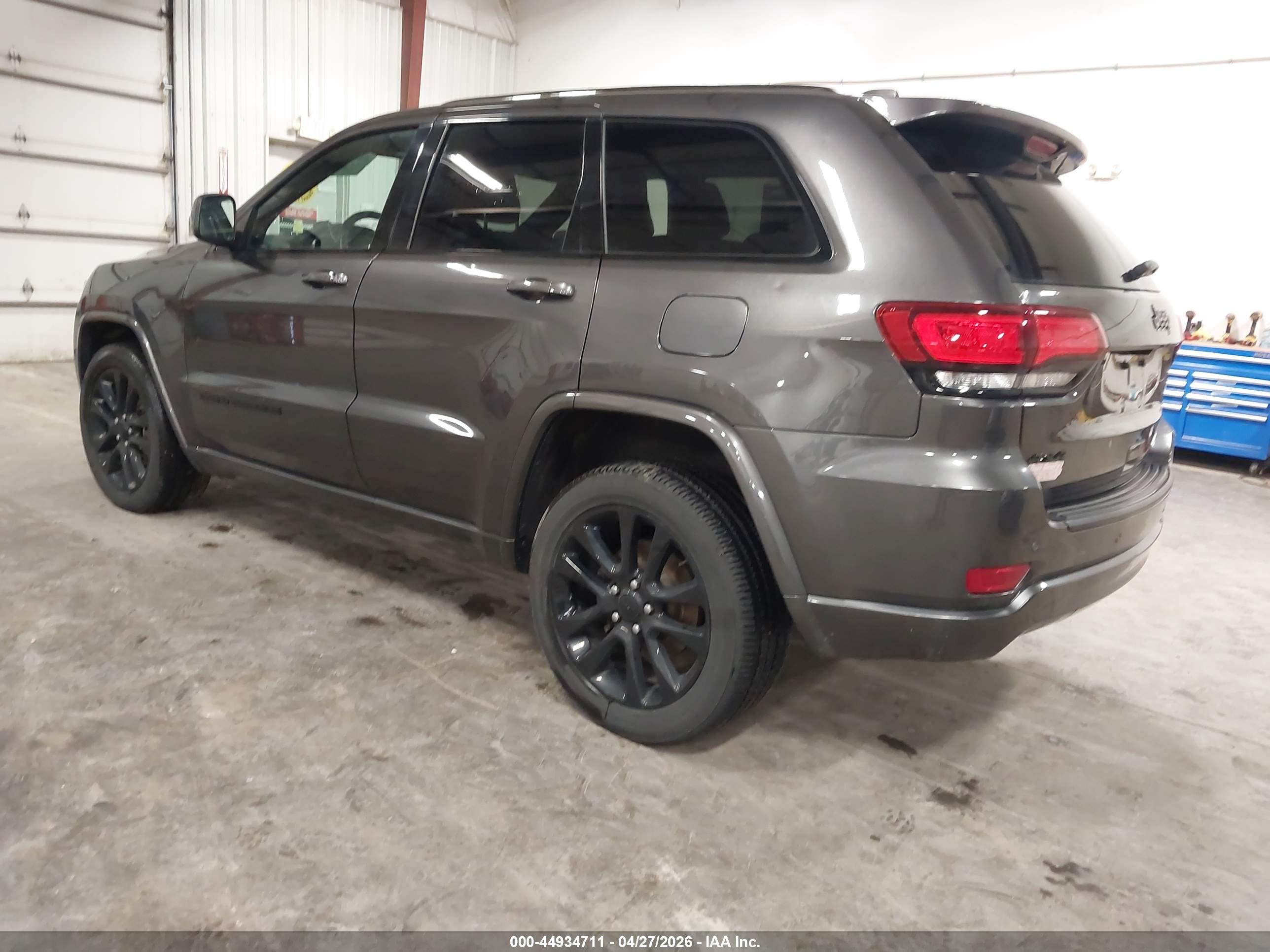 JEEP GRAND image 3