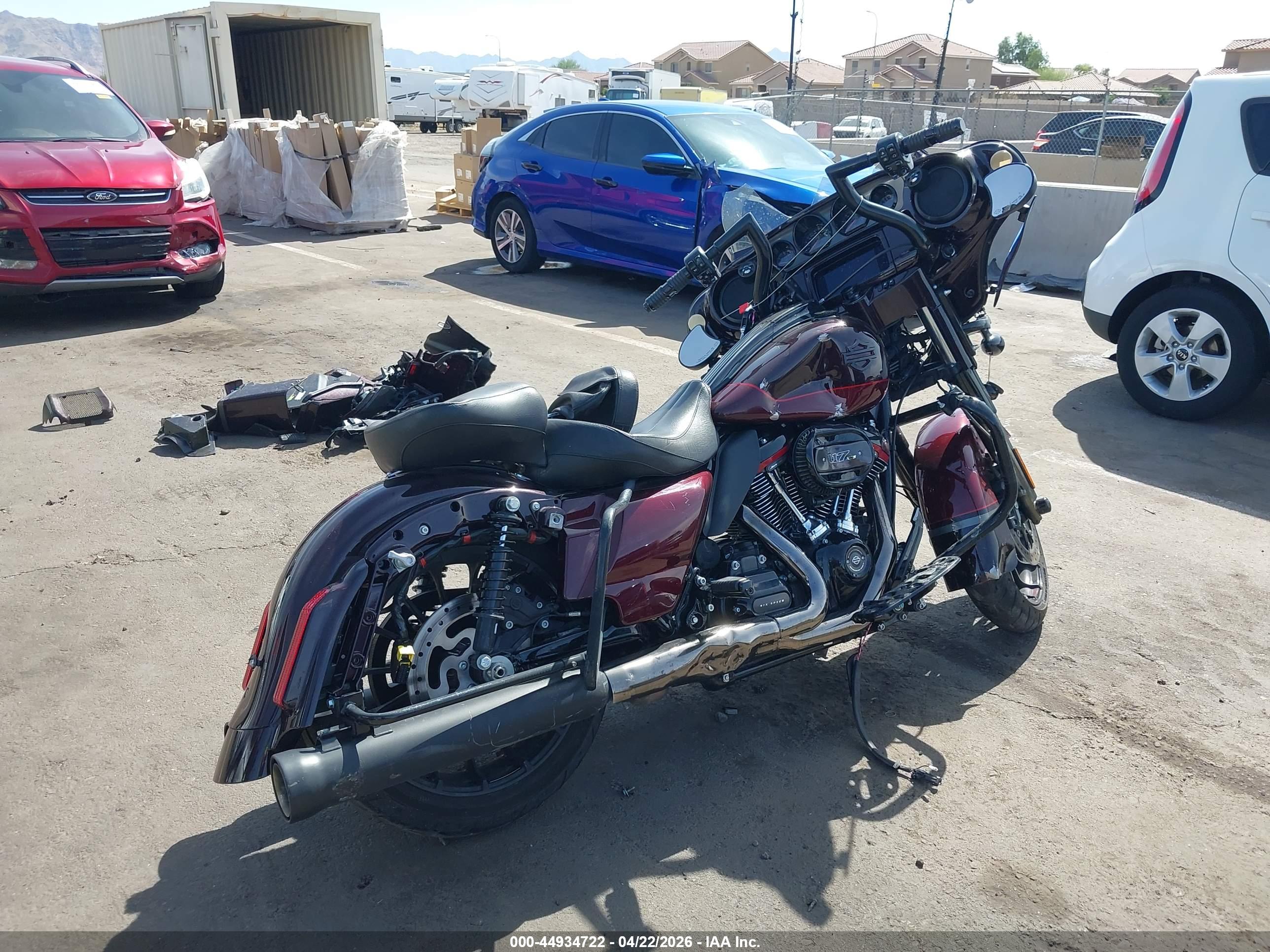HARLEY-DAVIDSON FLHXSE image 4
