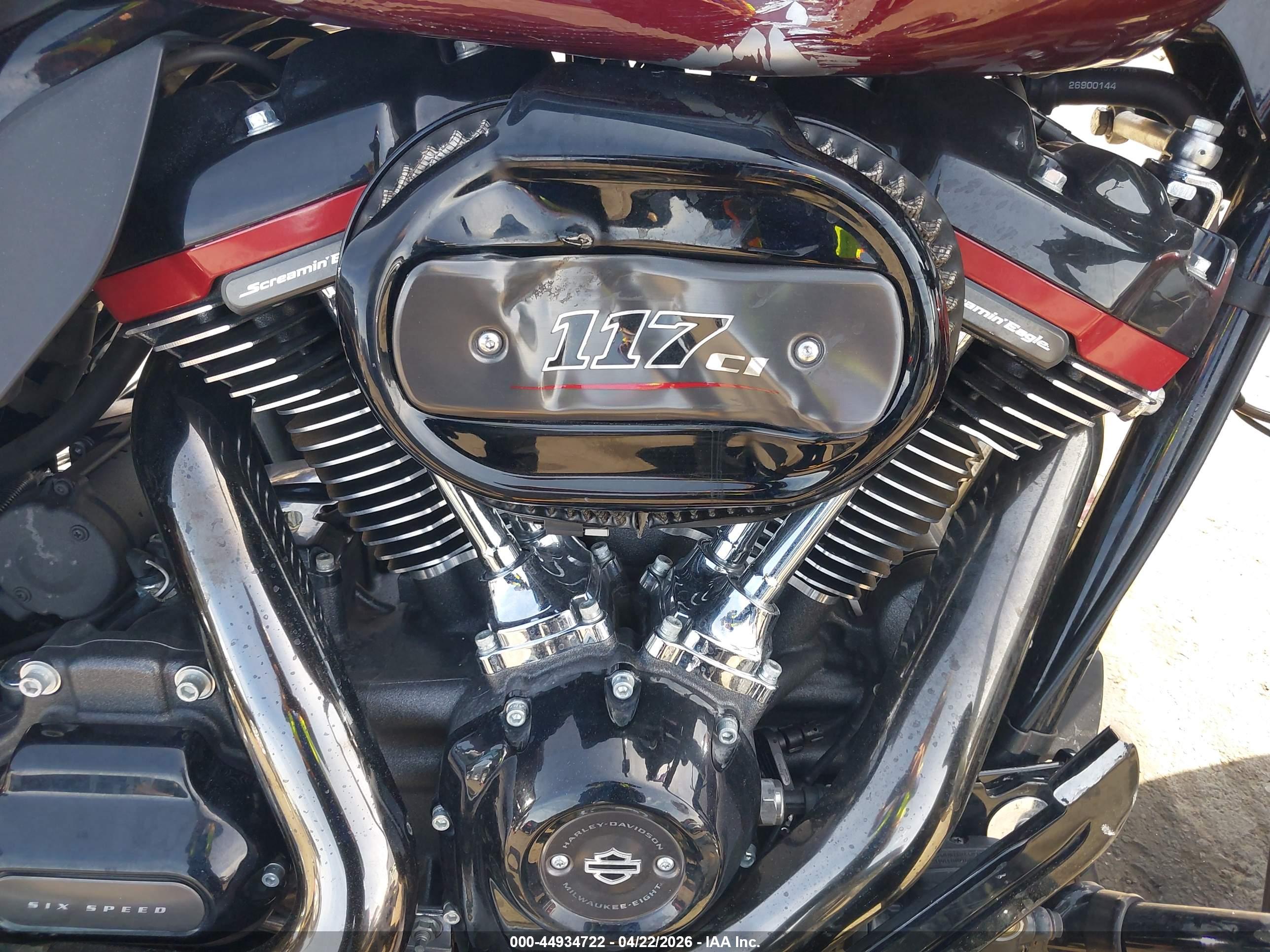 HARLEY-DAVIDSON FLHXSE image 8