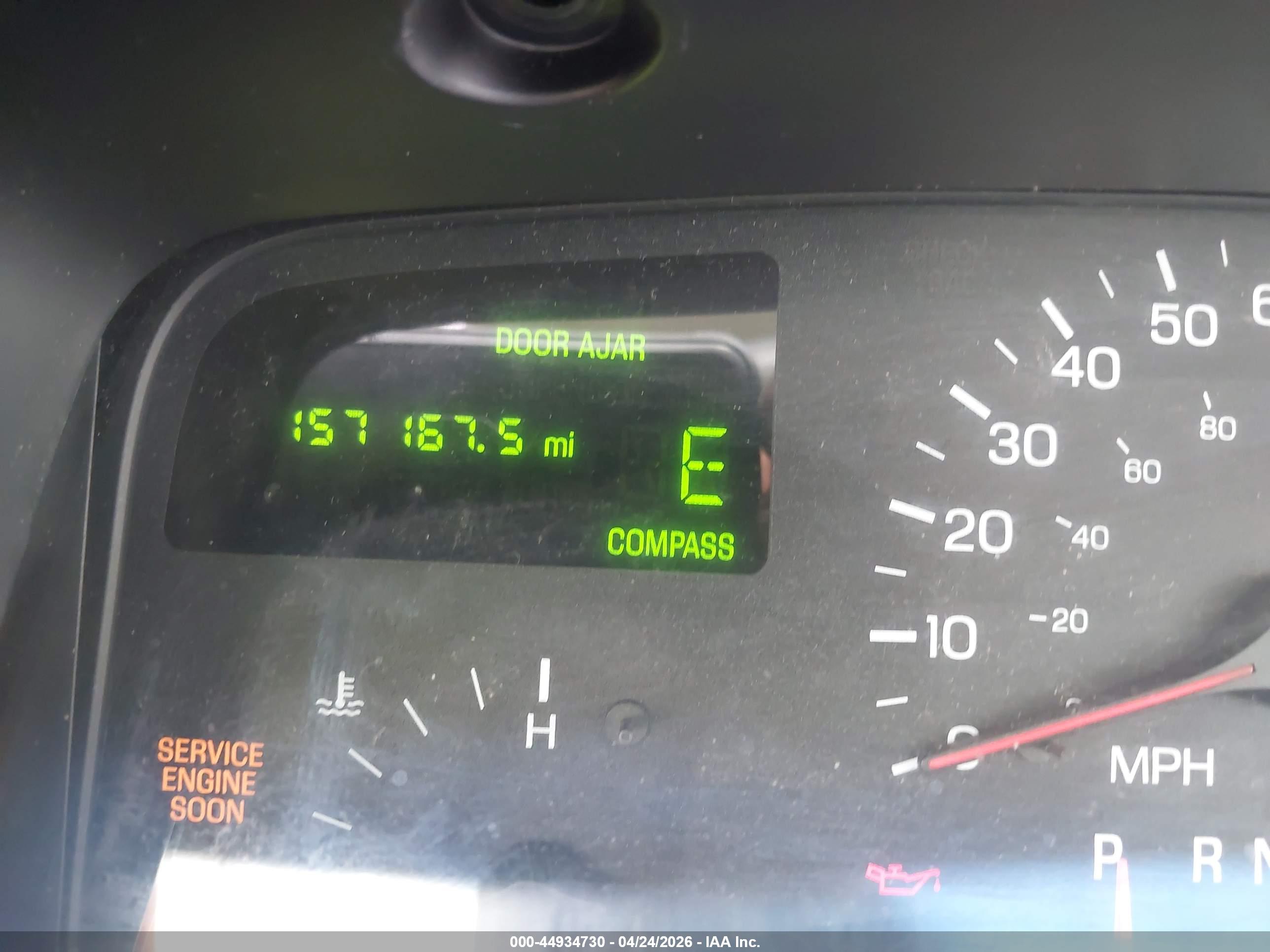 LINCOLN TOWN image 7