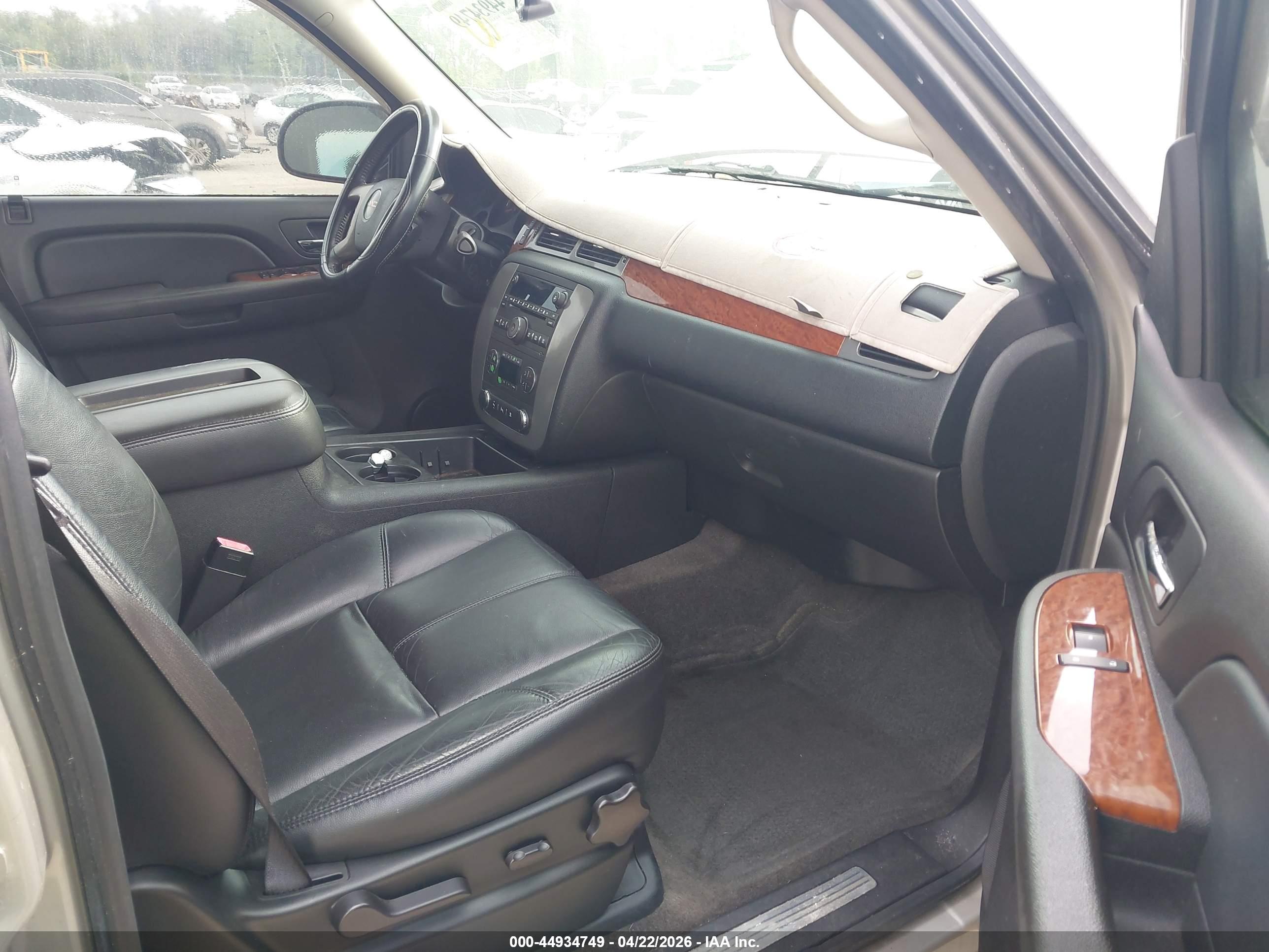 GMC YUKON image 5