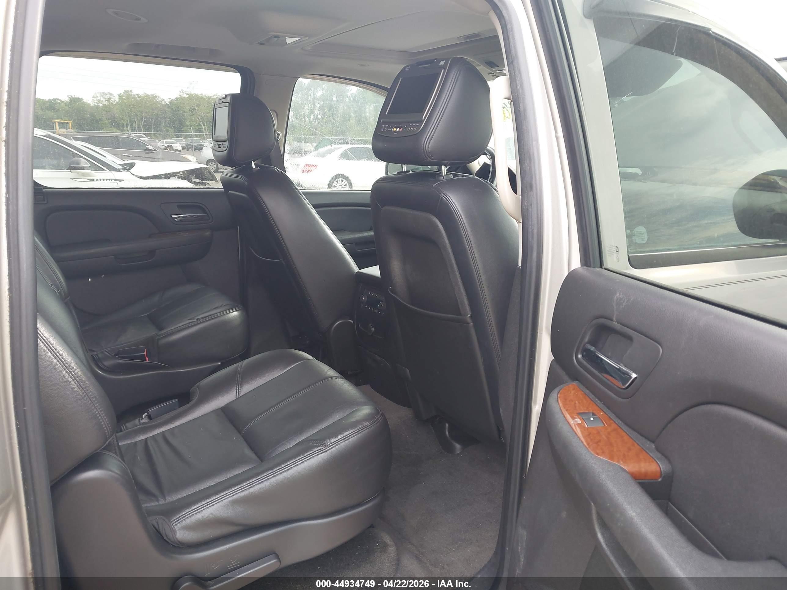 GMC YUKON image 8