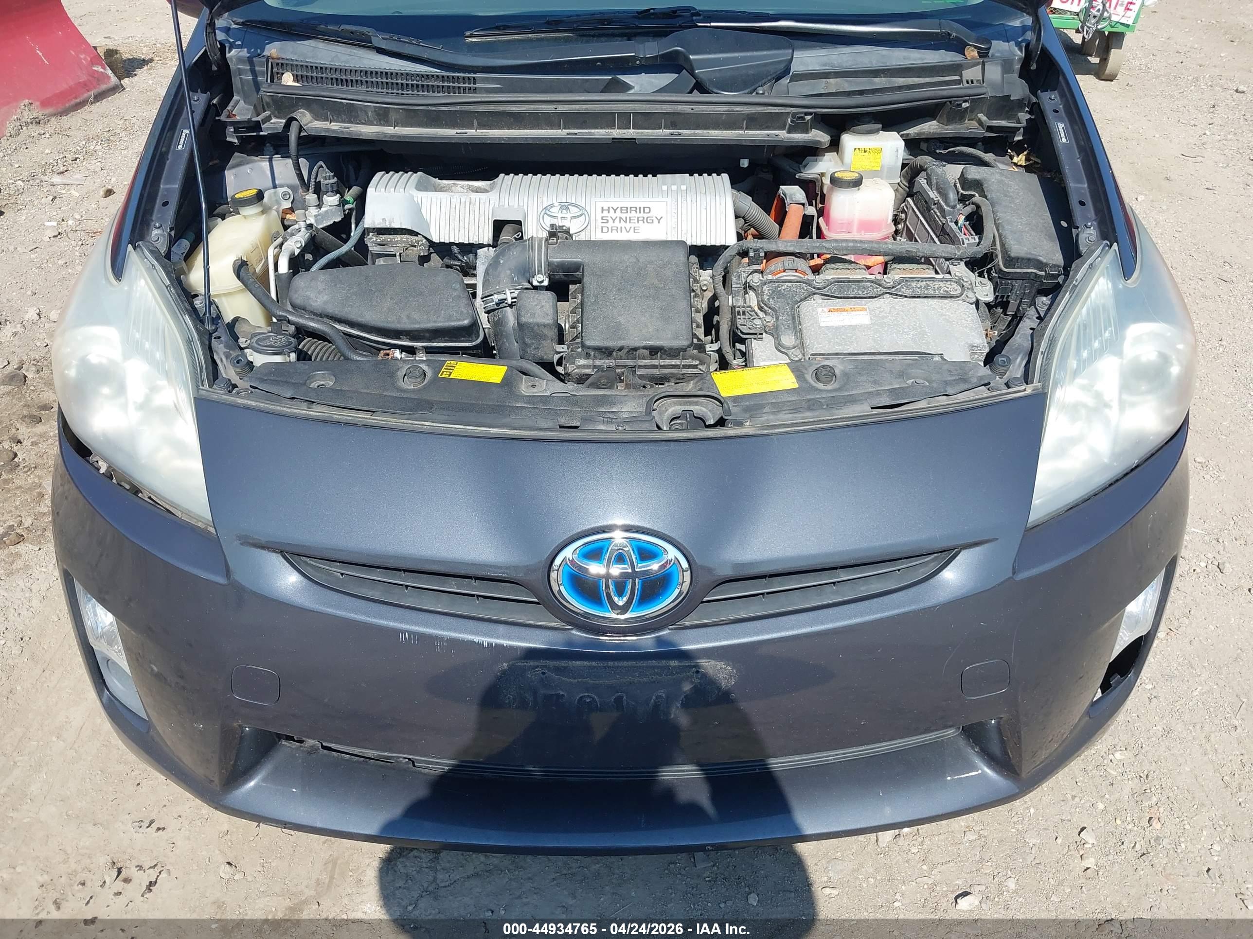 TOYOTA PRIUS image 10