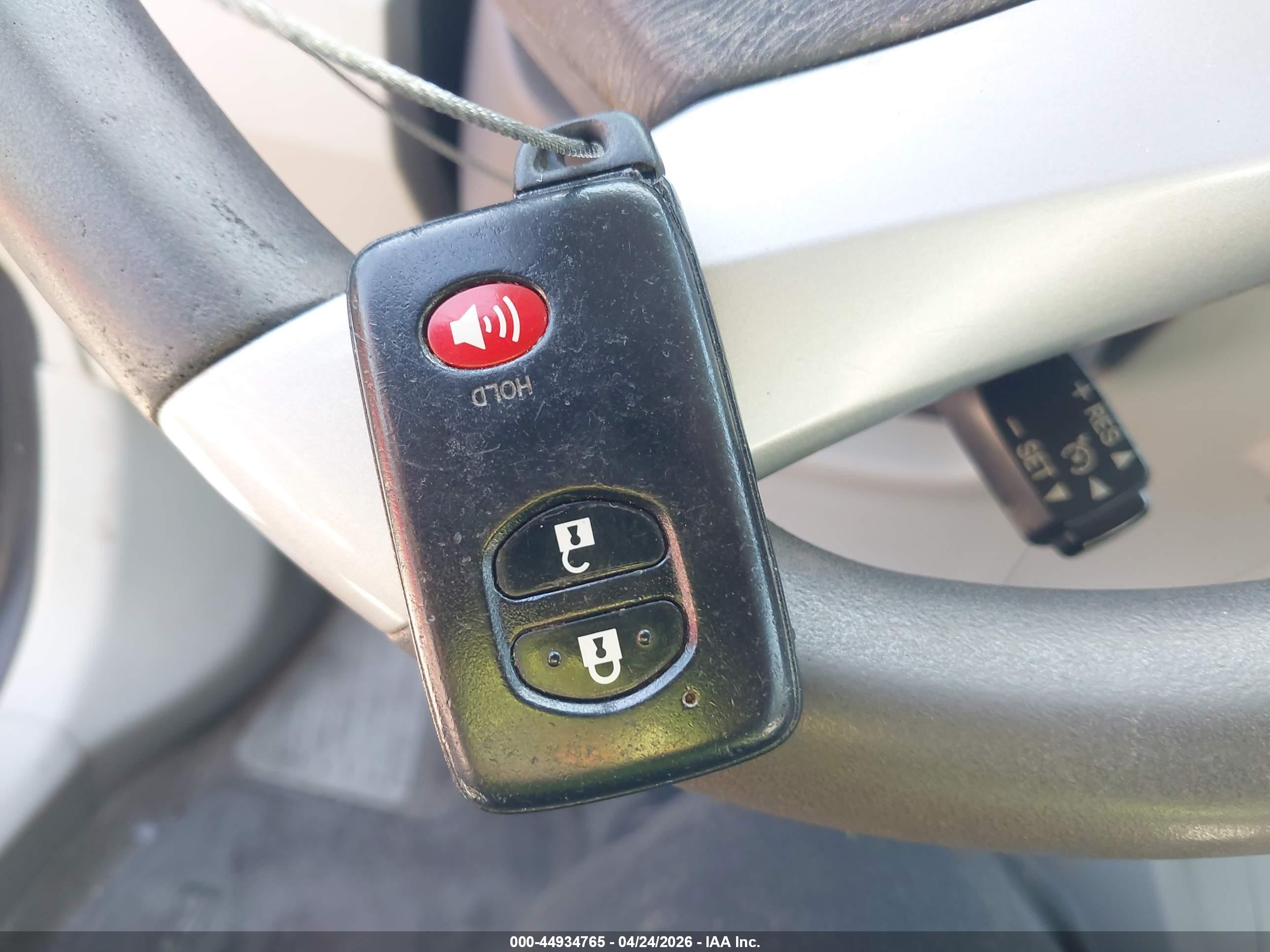 TOYOTA PRIUS image 11