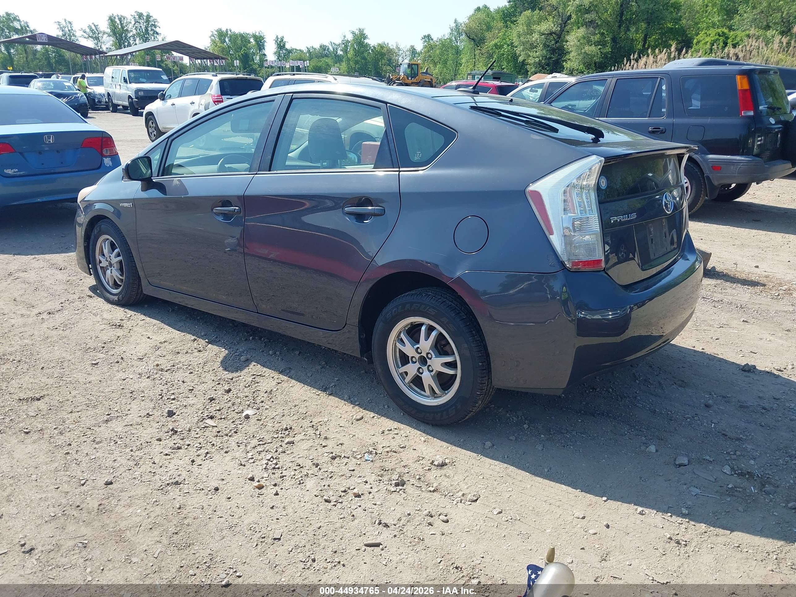 TOYOTA PRIUS image 3