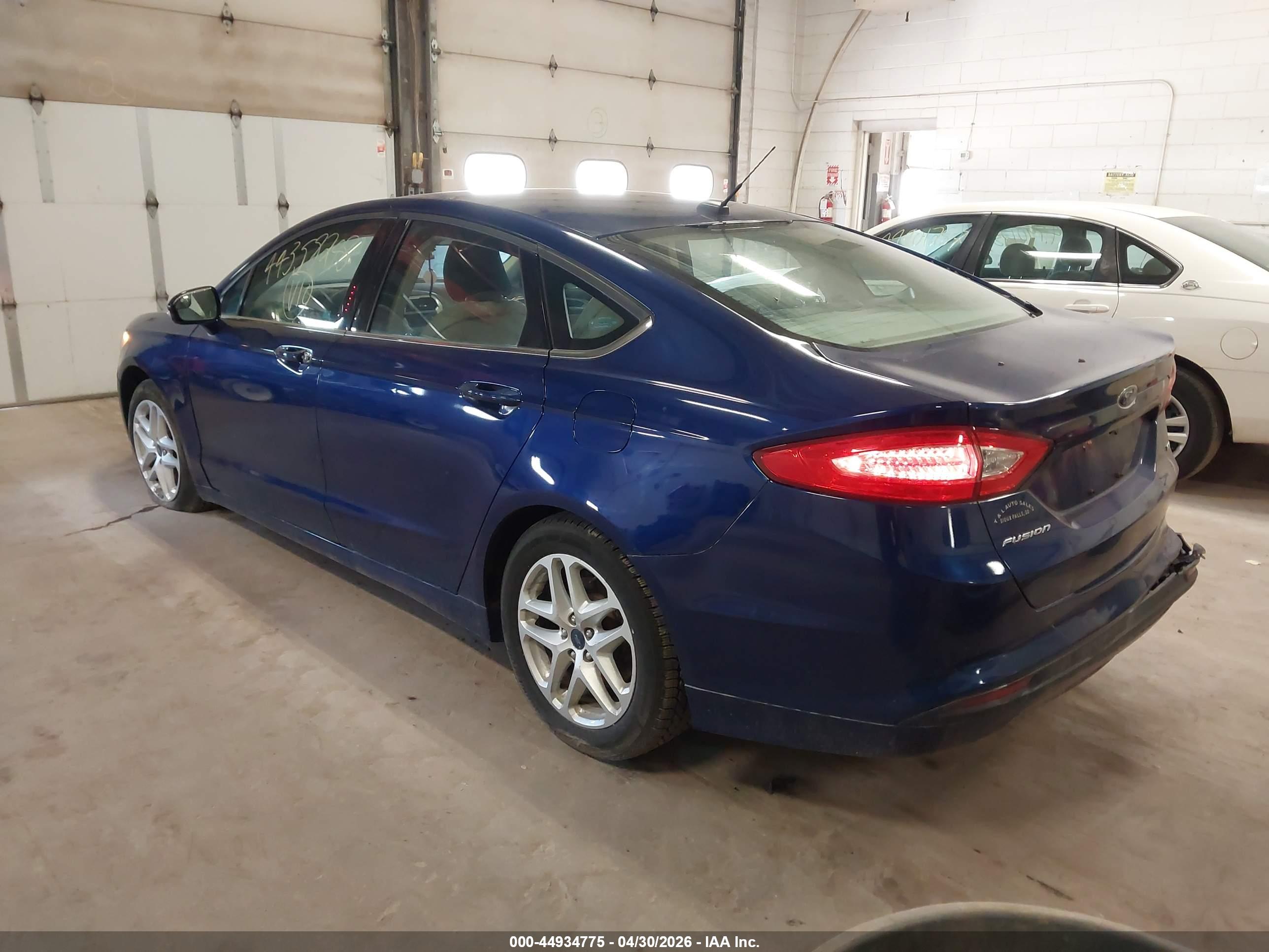FORD FUSION image 3