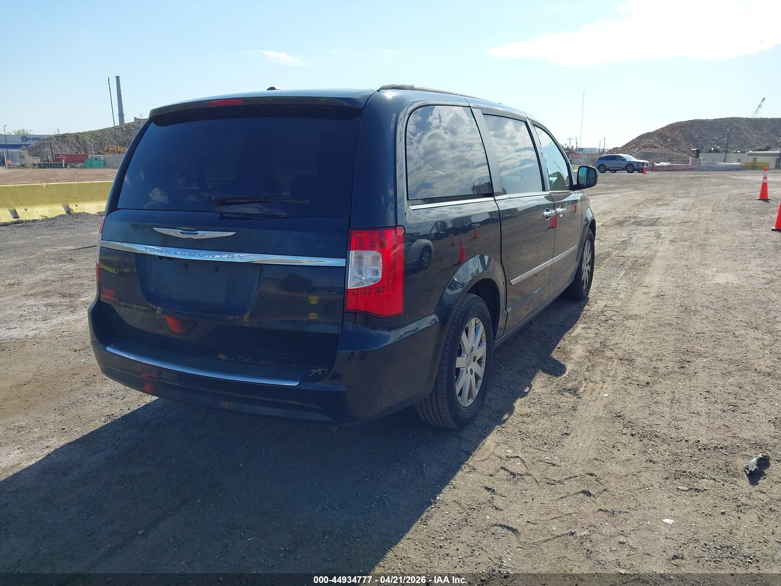 CHRYSLER TOWN image 4