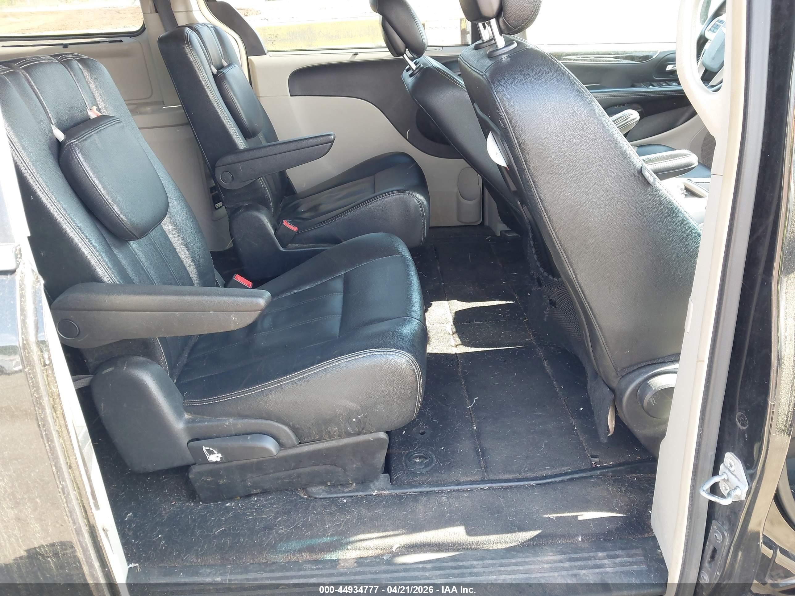 CHRYSLER TOWN image 8