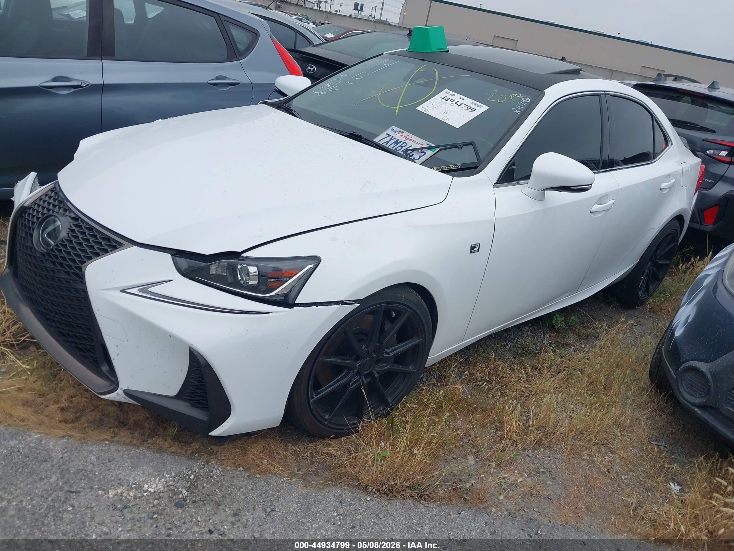 LEXUS IS image 2