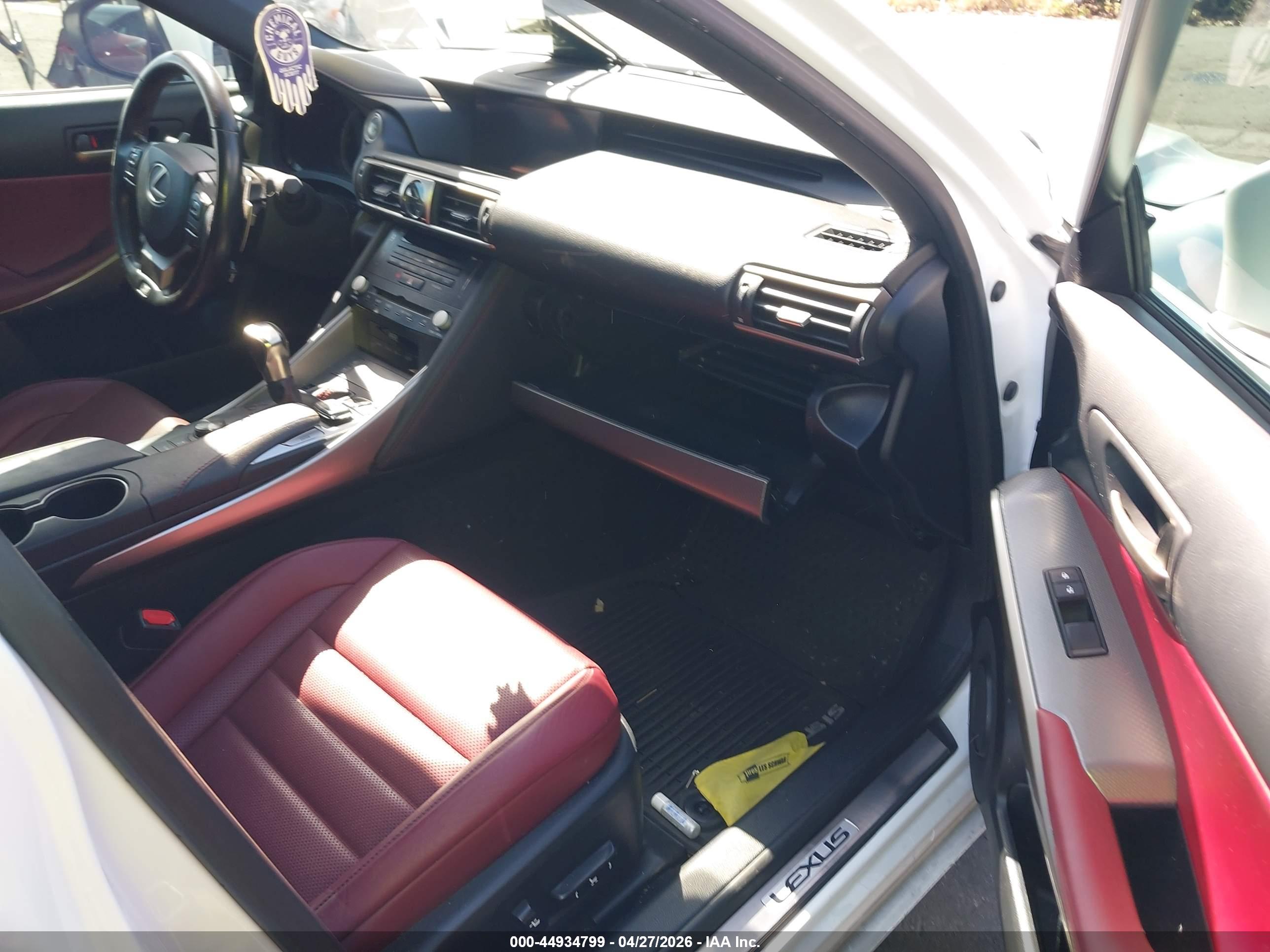 LEXUS IS image 5