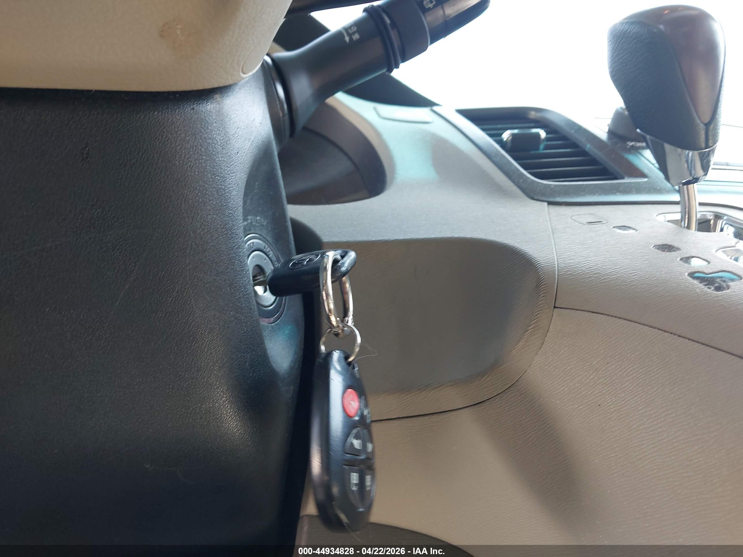 TOYOTA SIENNA image 11