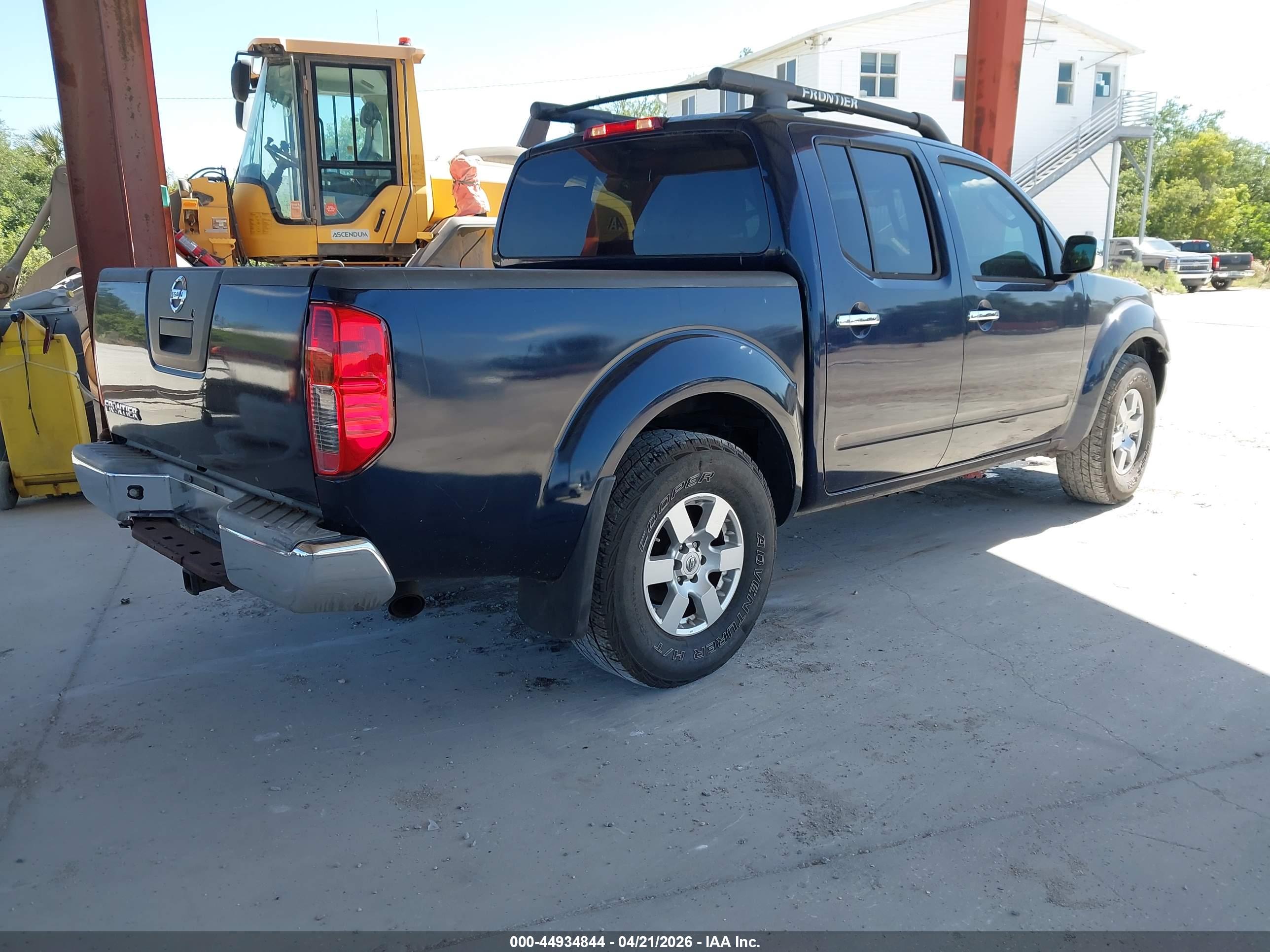NISSAN FRONTIER image 4