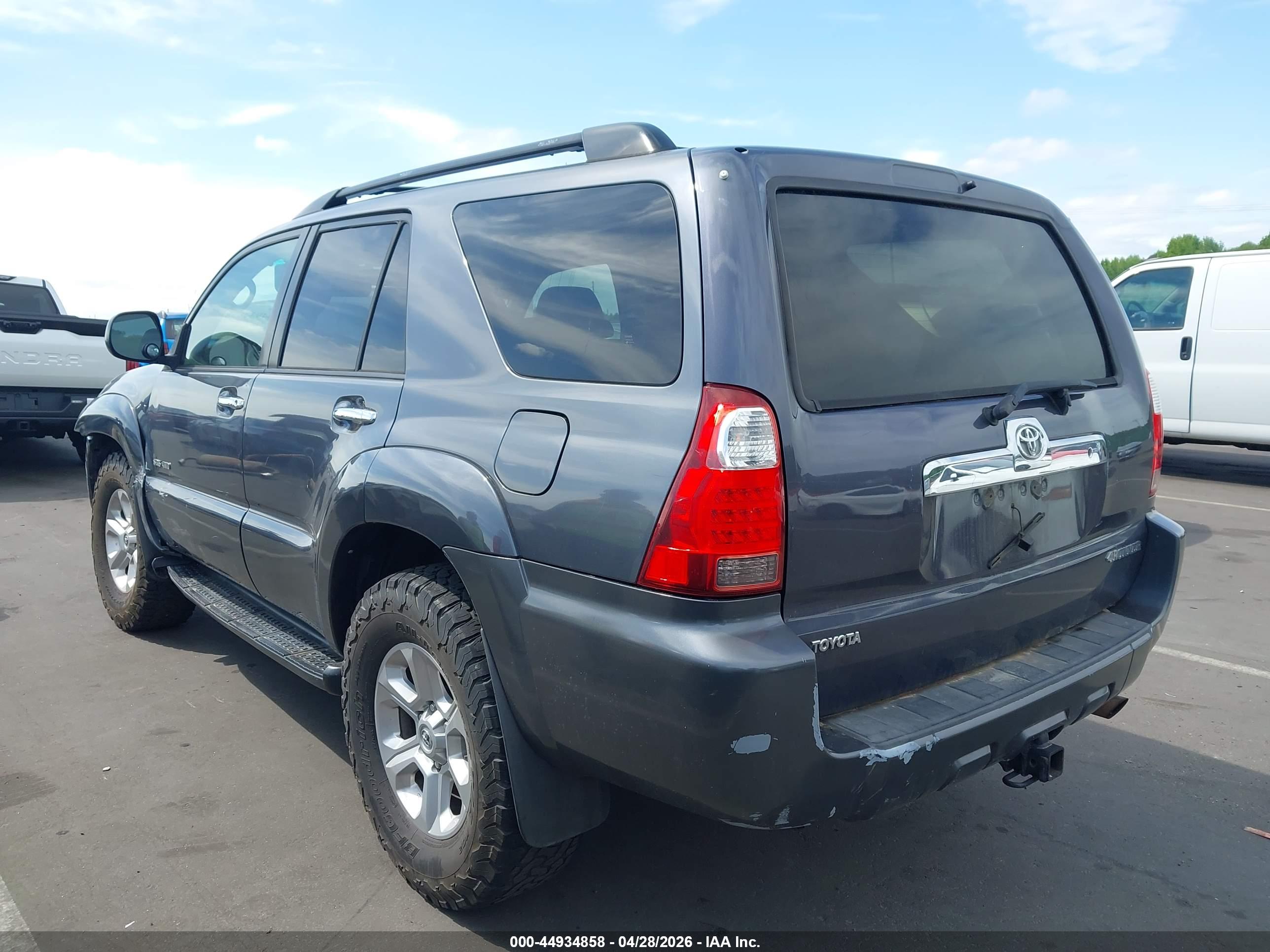 TOYOTA 4RUNNER image 3