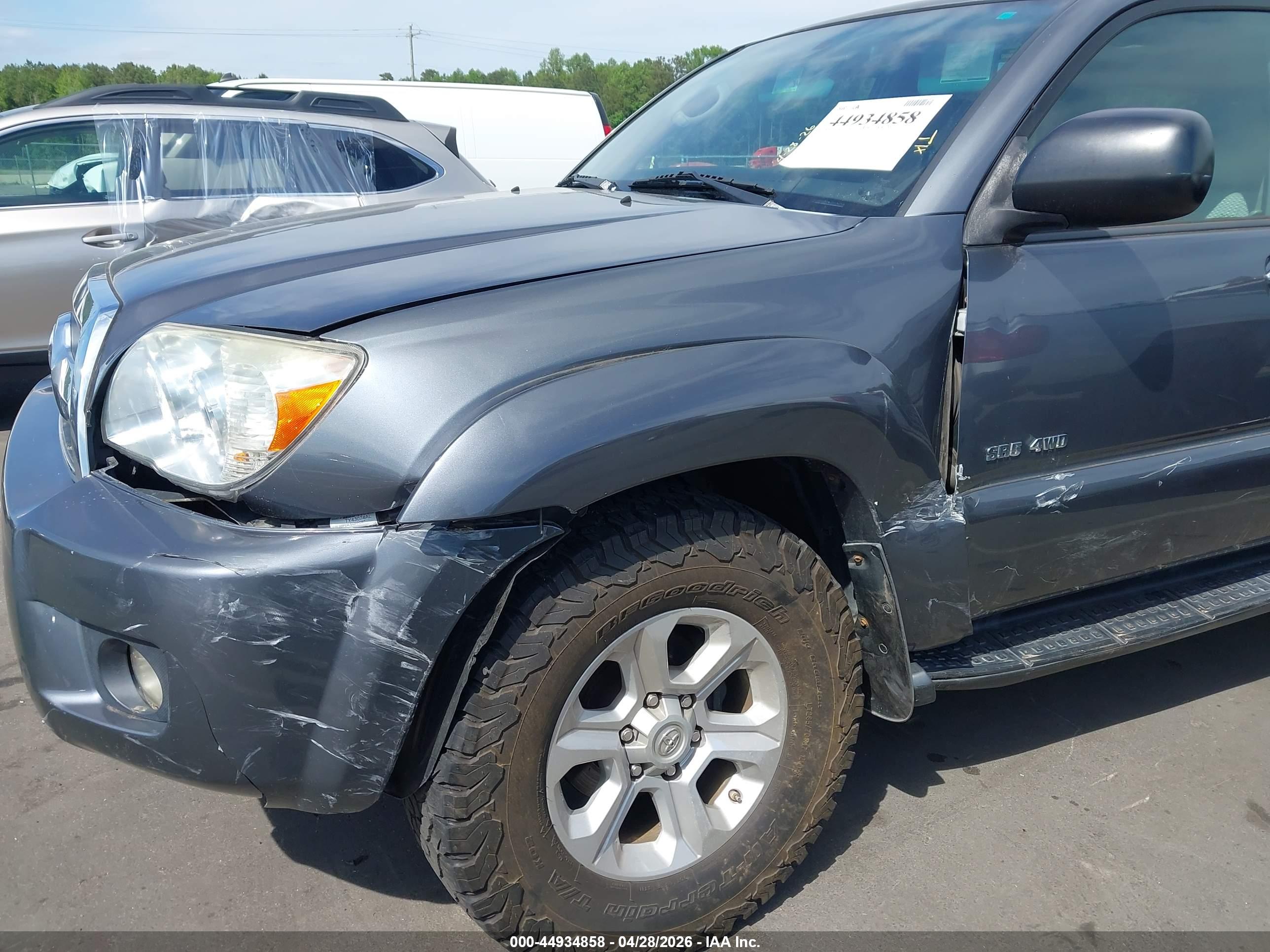 TOYOTA 4RUNNER image 6