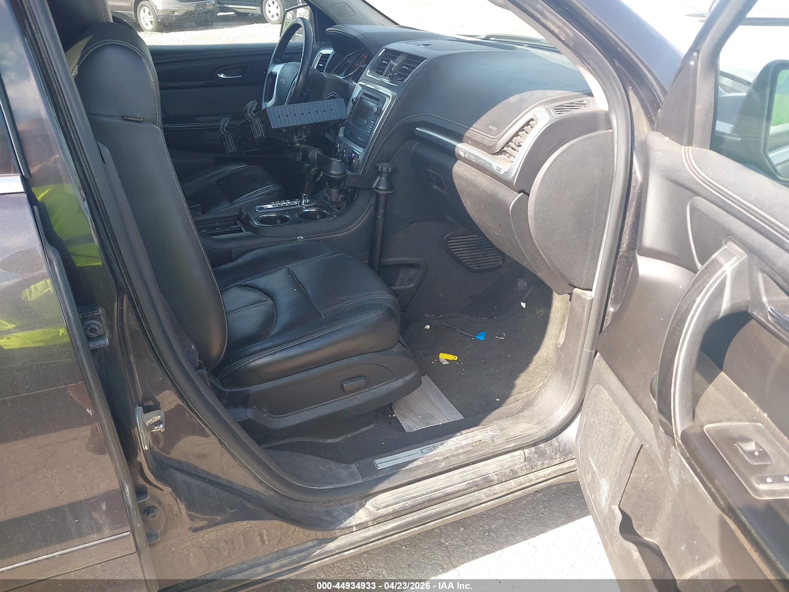 GMC ACADIA image 5