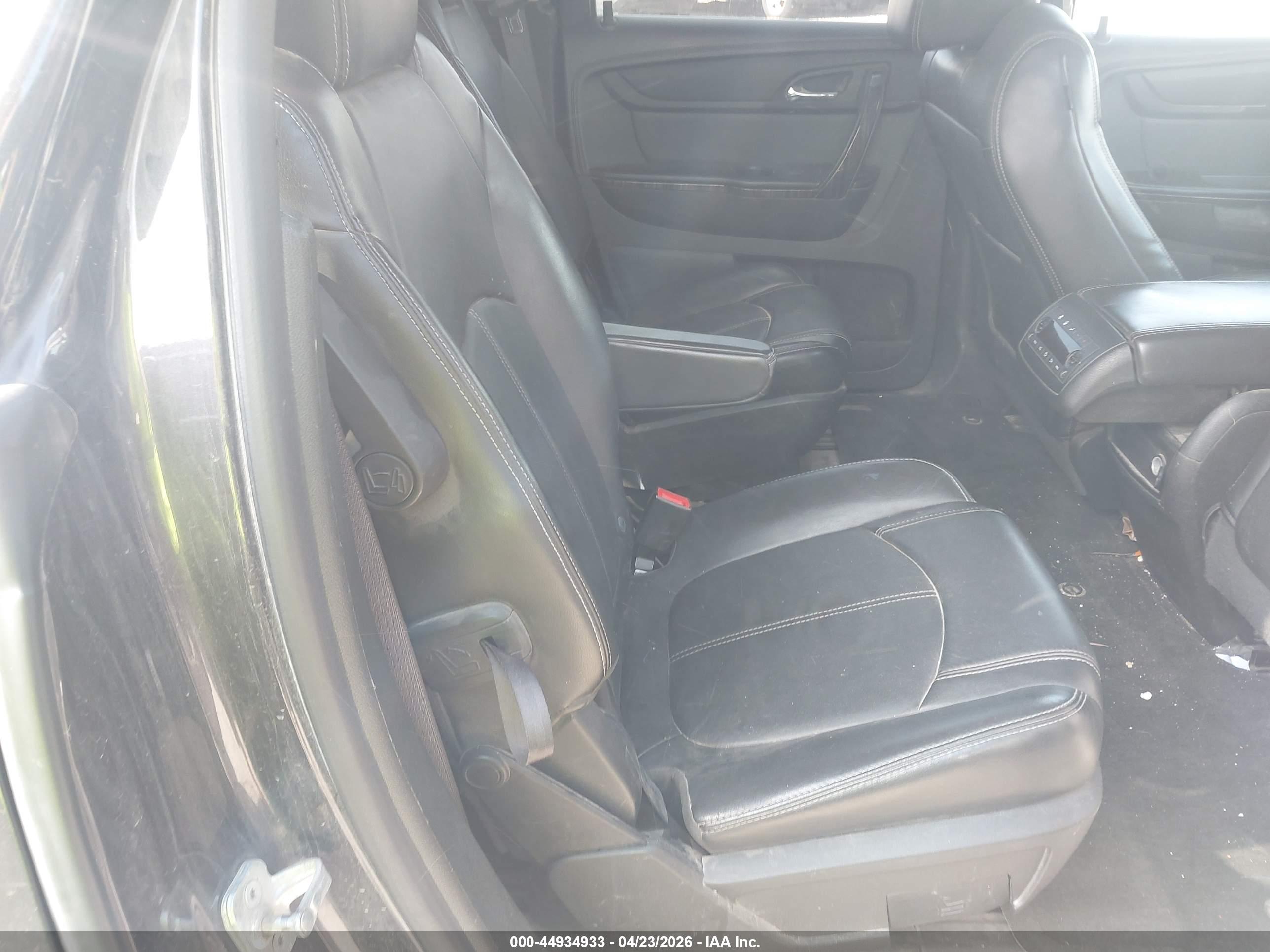 GMC ACADIA image 8