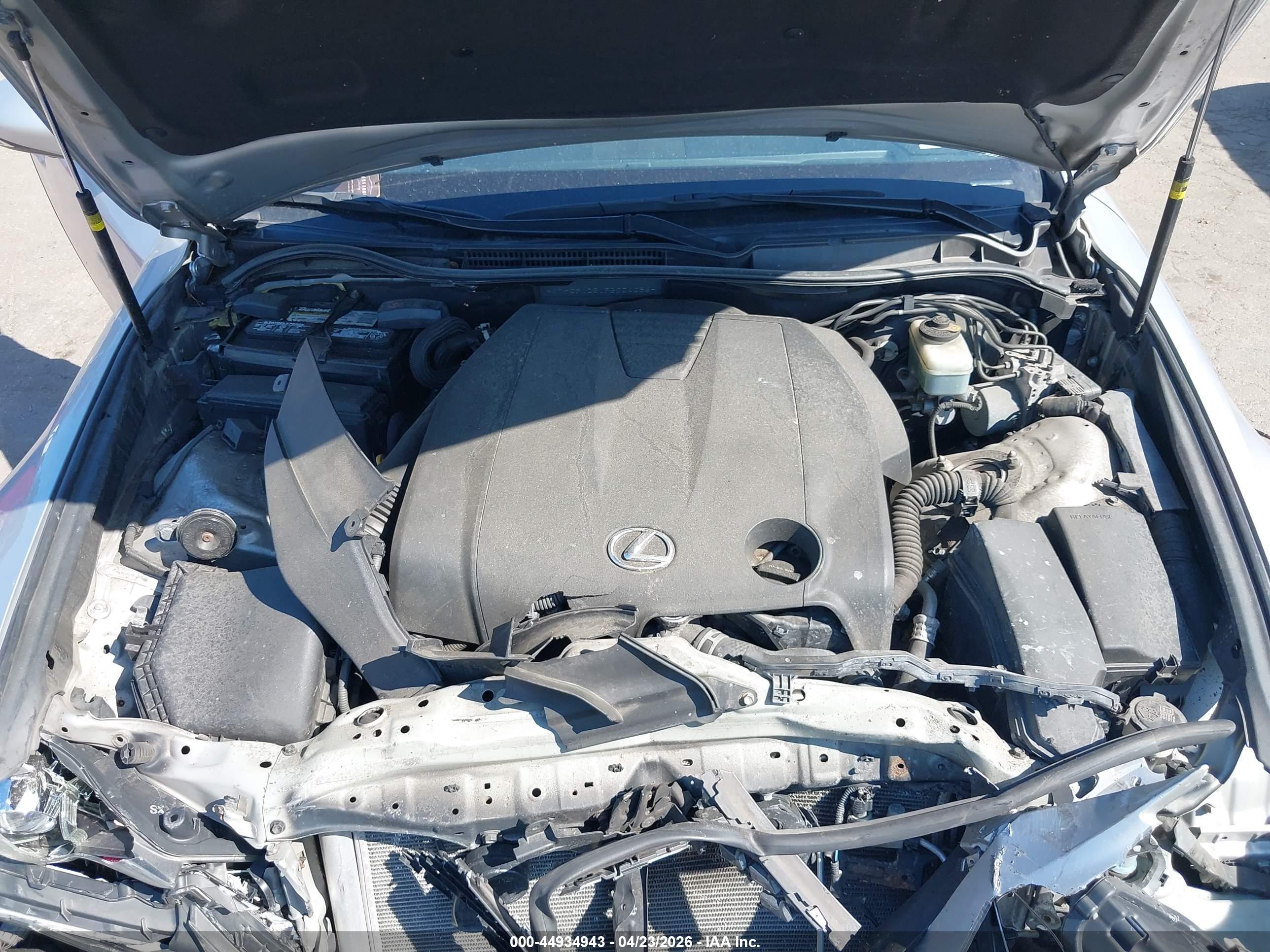 LEXUS IS image 10