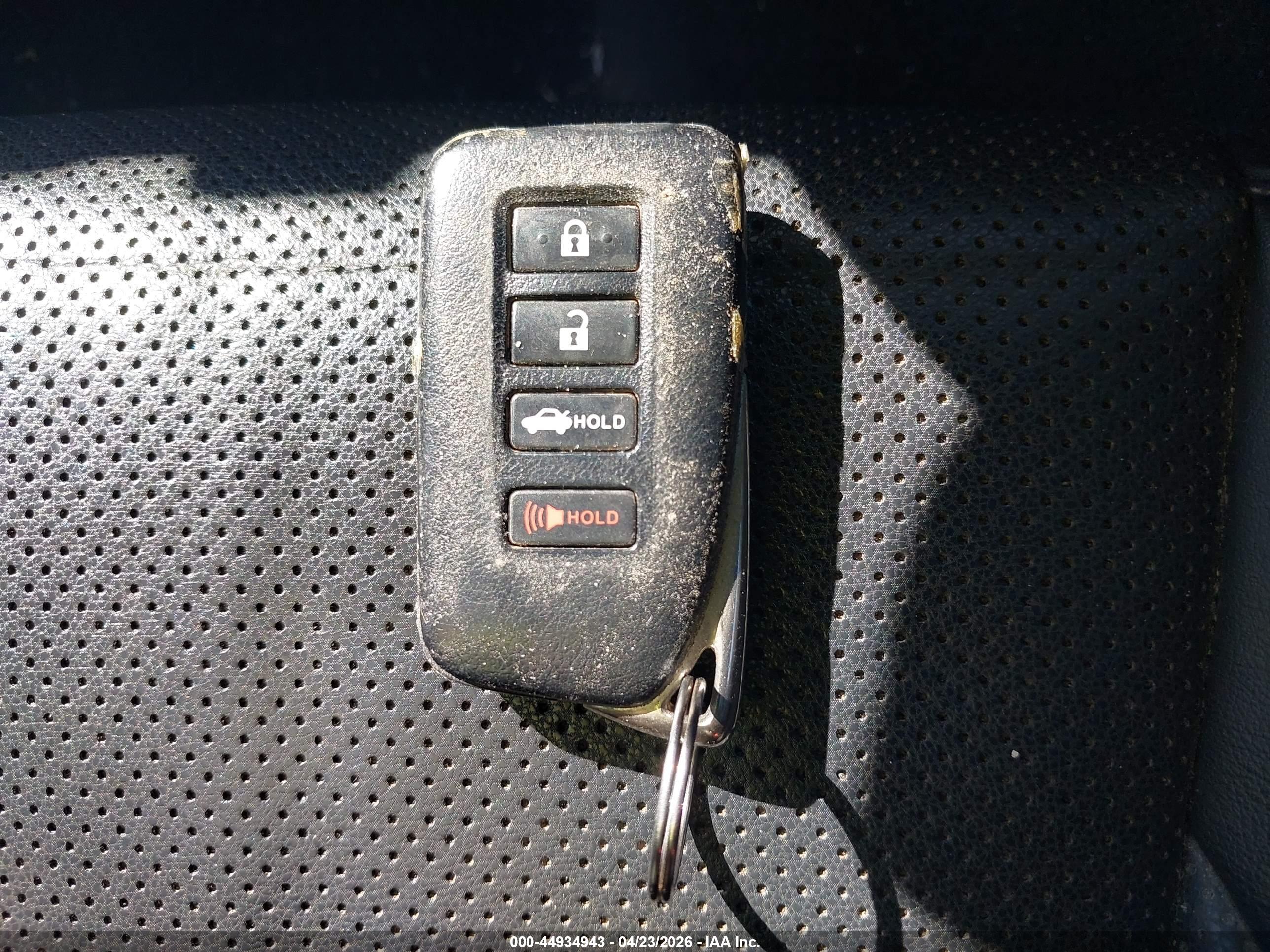 LEXUS IS image 11