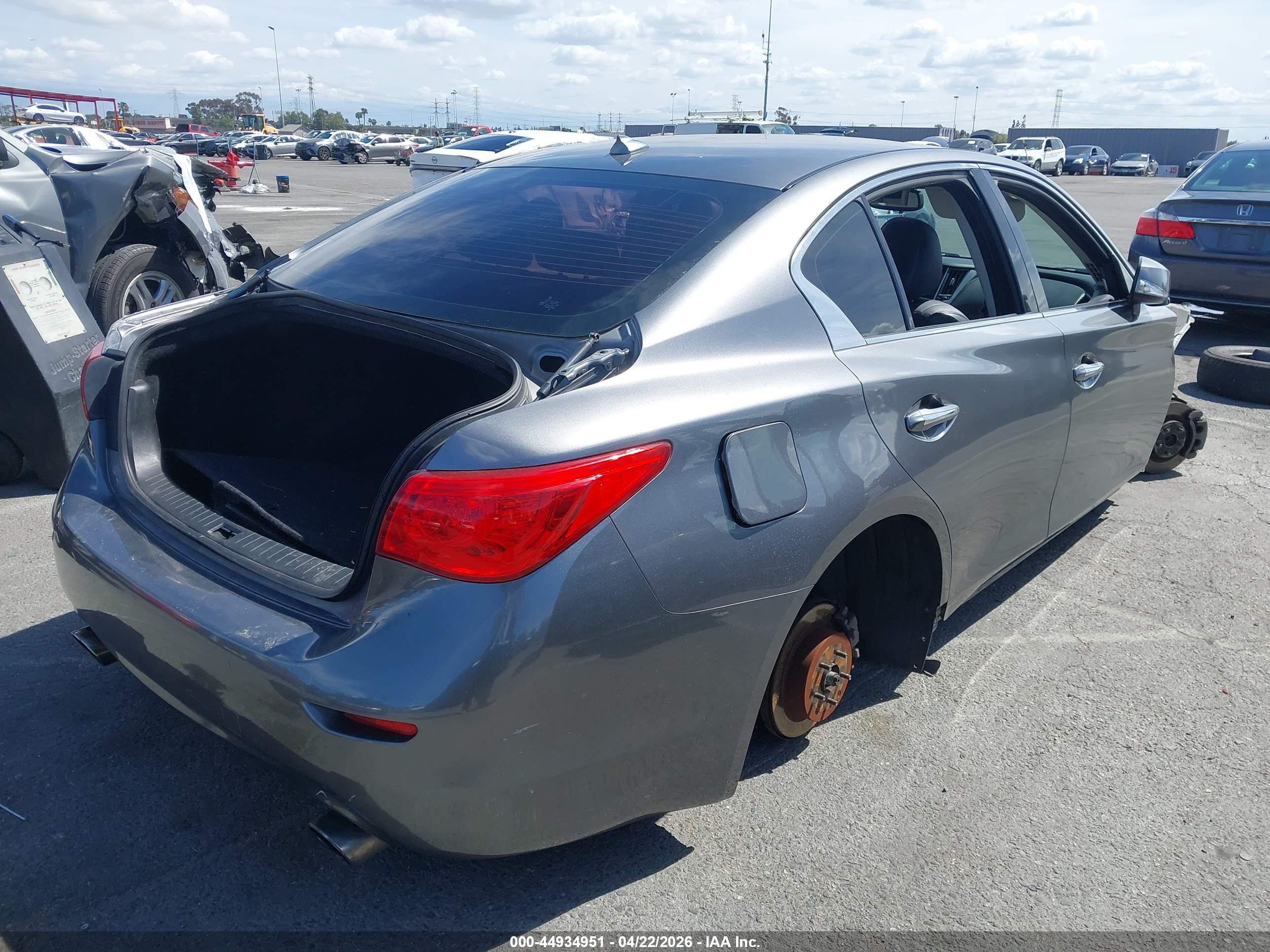 INFINITI Q50 image 4