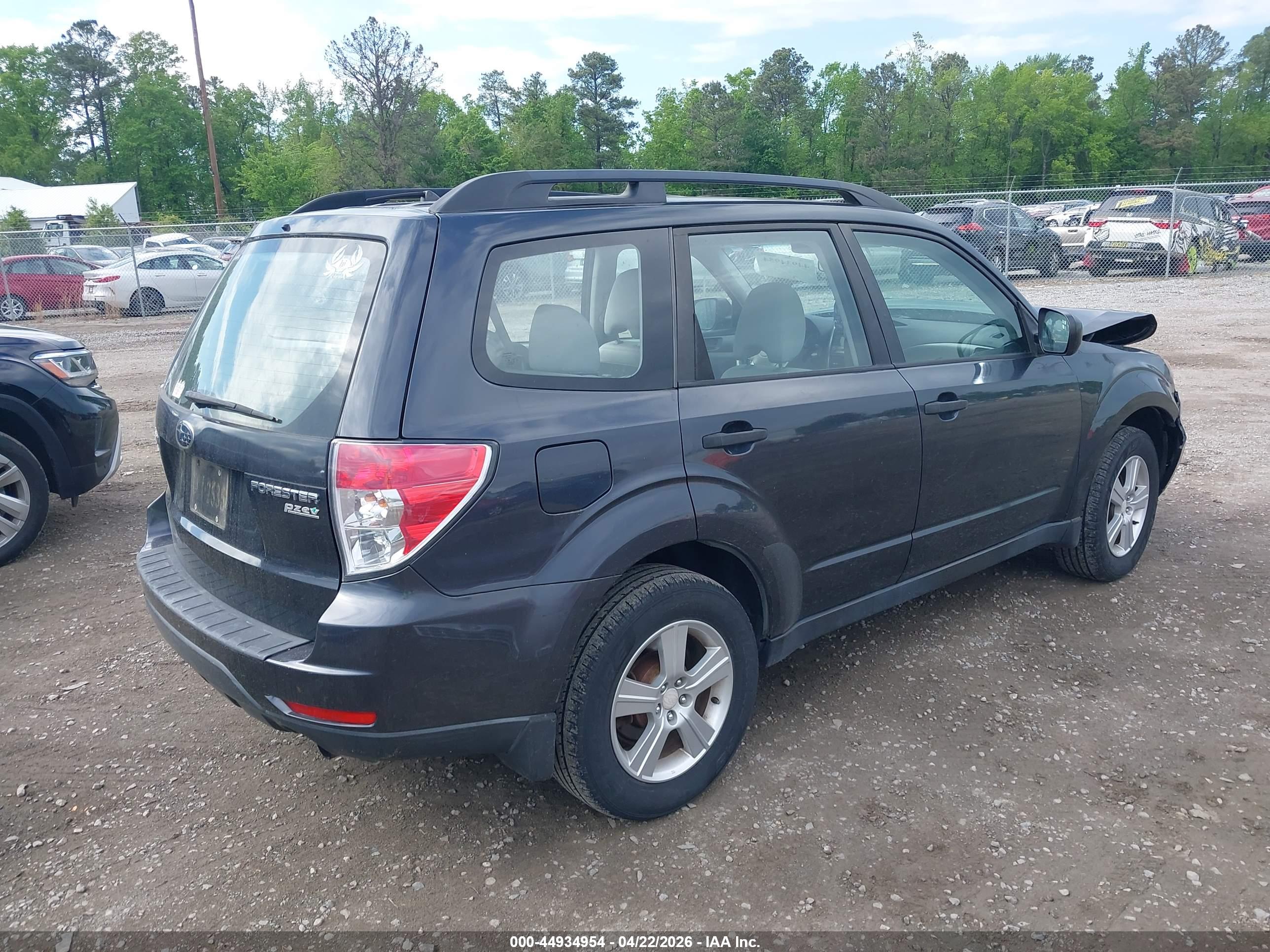 SUBARU FORESTER image 4